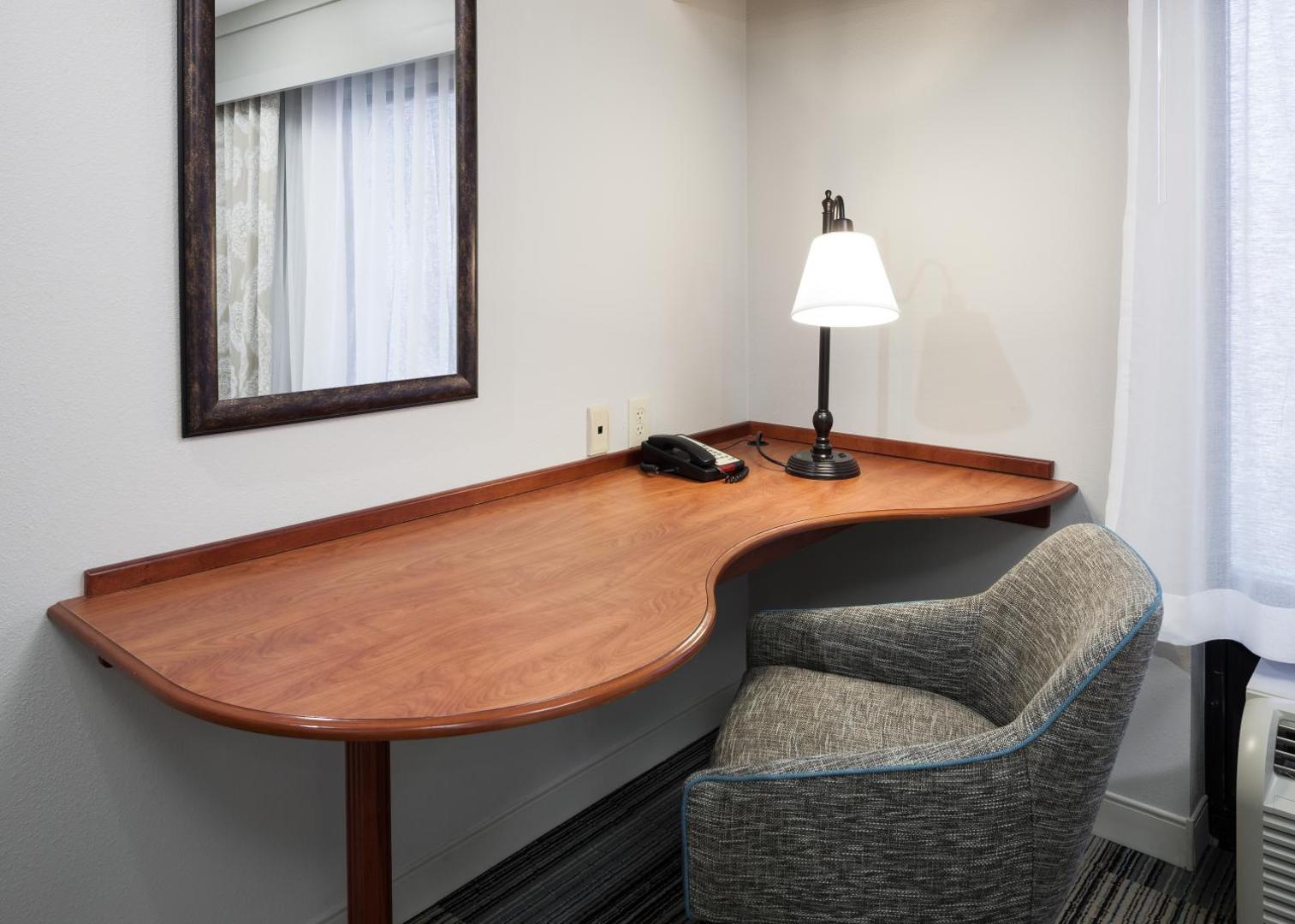 Hampton Inn & Suites Cedar Rapids Hampton Inn & Suites Cedar Rapids