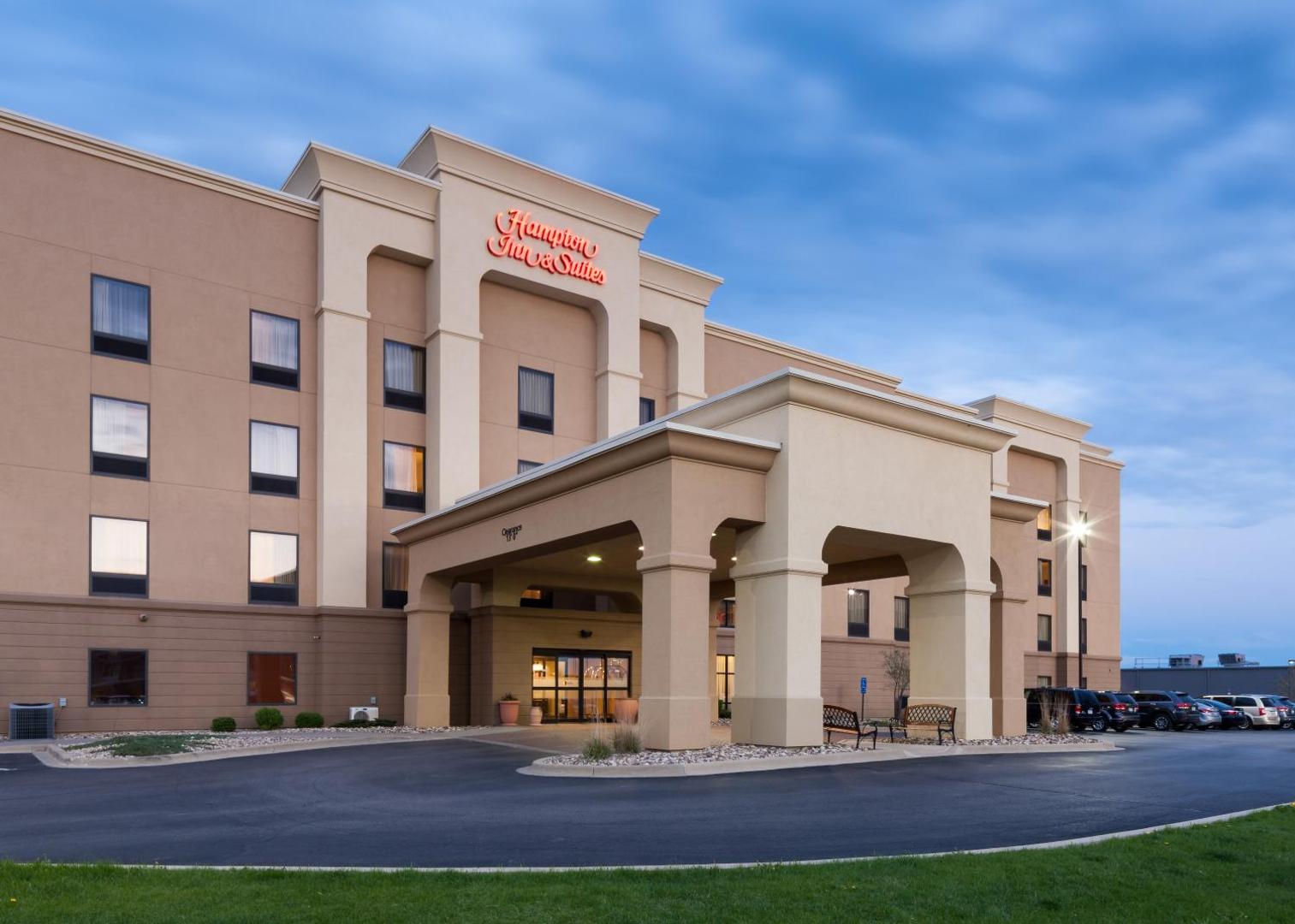 Hampton Inn & Suites Cedar Rapids Hampton Inn & Suites Cedar Rapids
