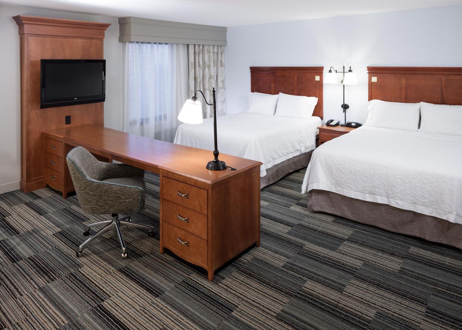 Hampton Inn & Suites Cedar Rapids Hampton Inn & Suites Cedar Rapids