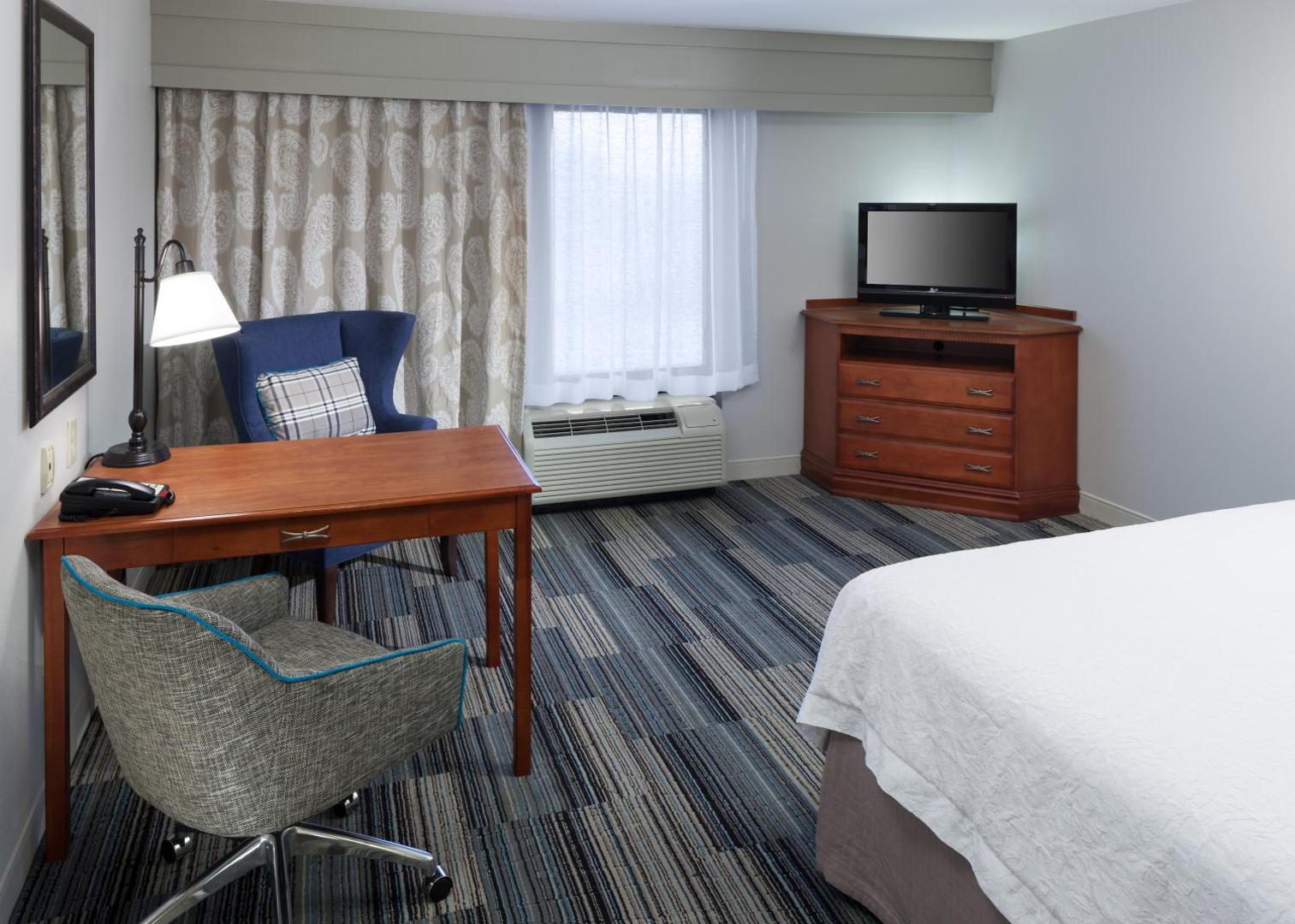 Hampton Inn & Suites Cedar Rapids Hampton Inn & Suites Cedar Rapids
