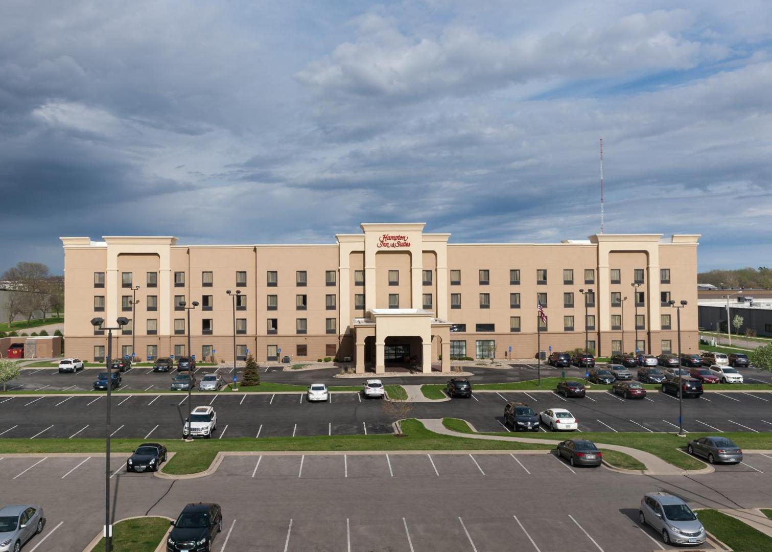 Hampton Inn & Suites Cedar Rapids Hampton Inn & Suites Cedar Rapids
