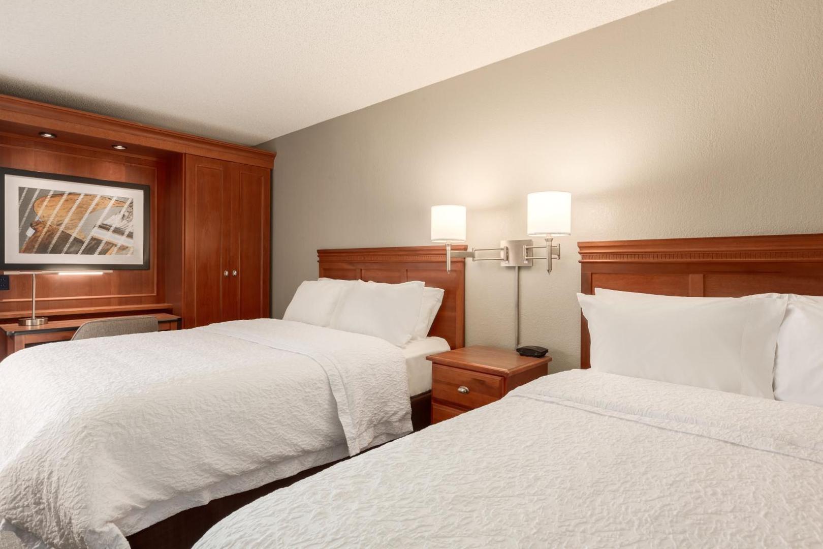Hampton Inn Des Moines Airport Hampton Inn Des Moines Airport