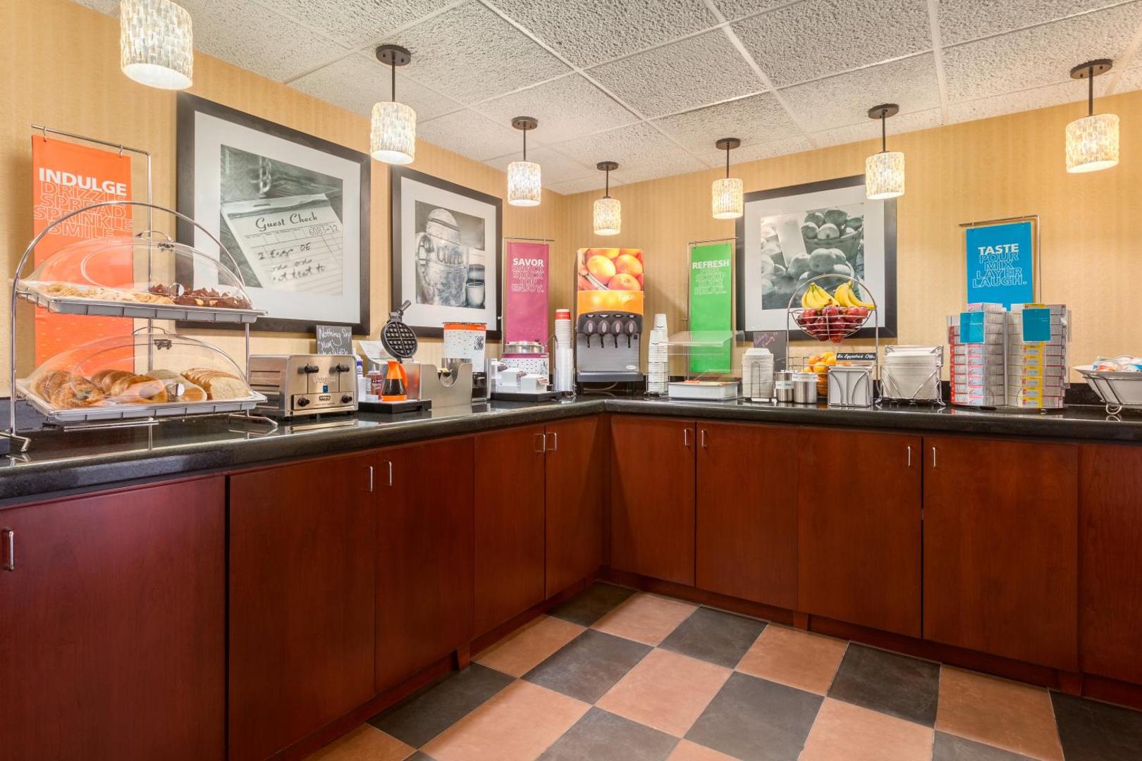 Hampton Inn Des Moines Airport Hampton Inn Des Moines Airport