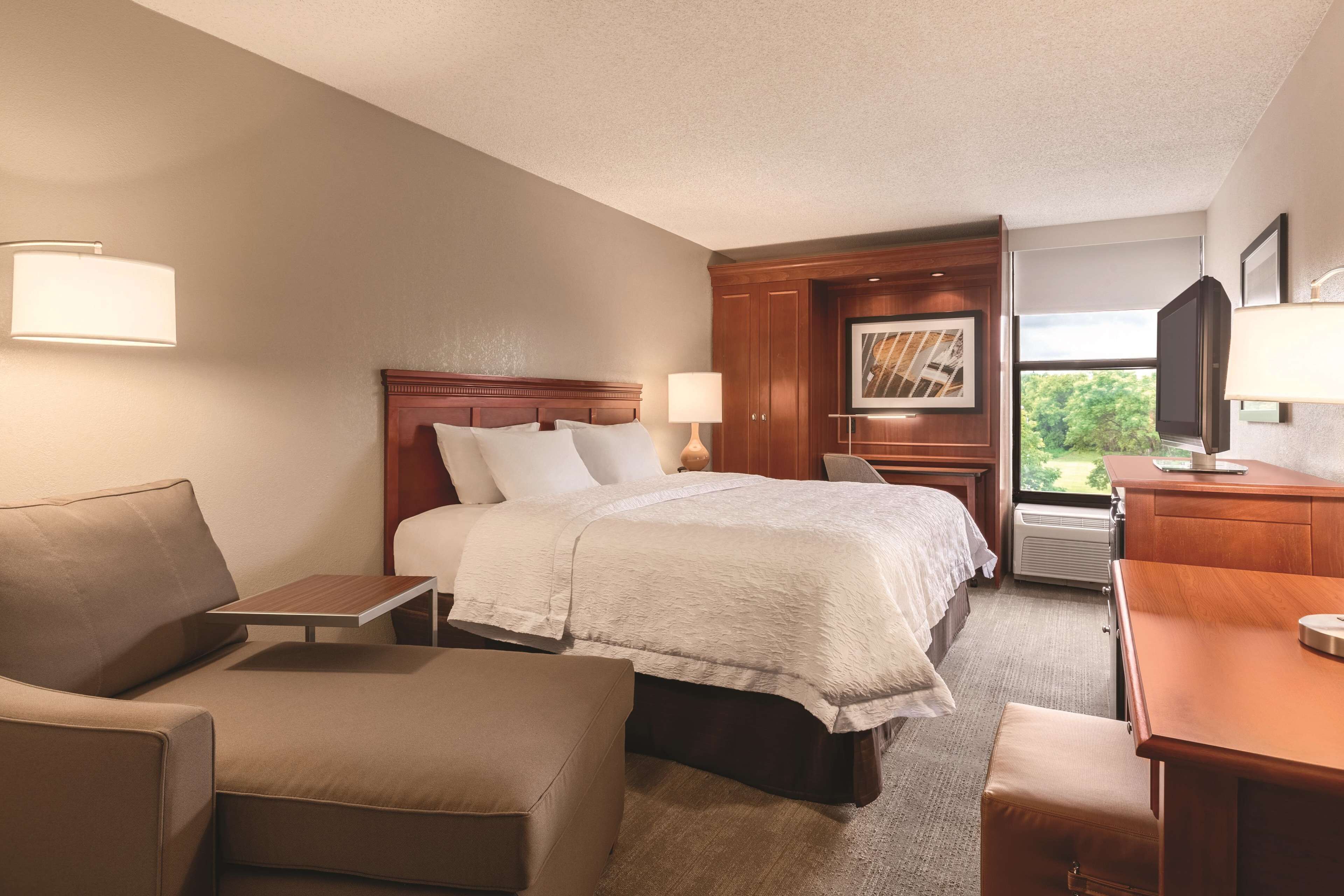 Hampton Inn Des Moines Airport Hampton Inn Des Moines Airport