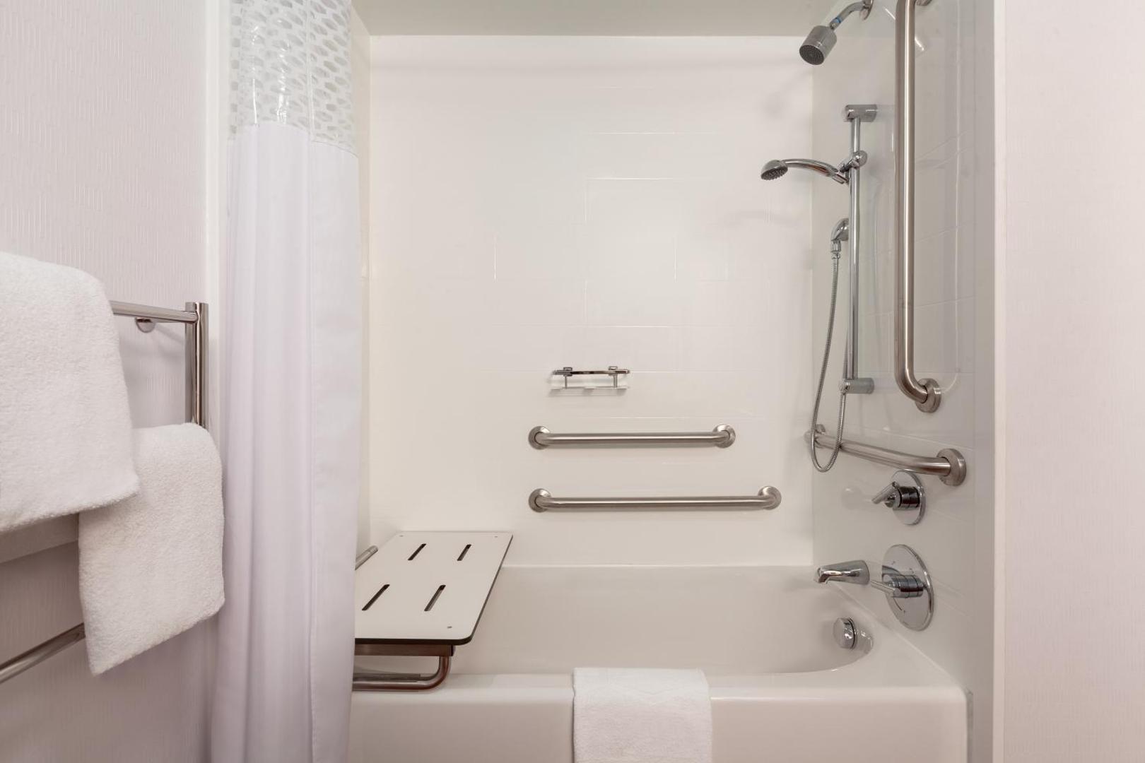Hampton Inn Des Moines Airport Hampton Inn Des Moines Airport