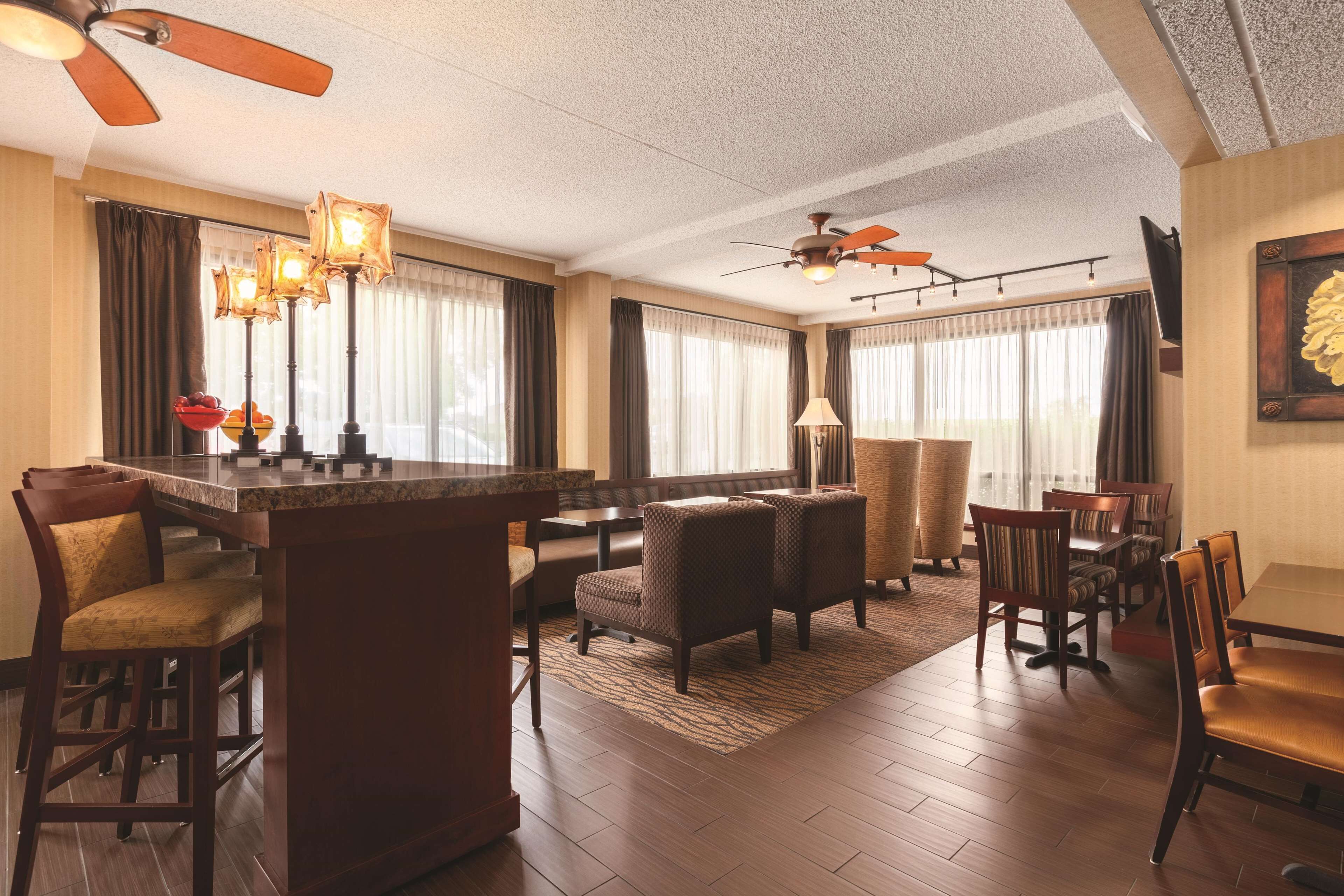 Hampton Inn Des Moines Airport Hampton Inn Des Moines Airport