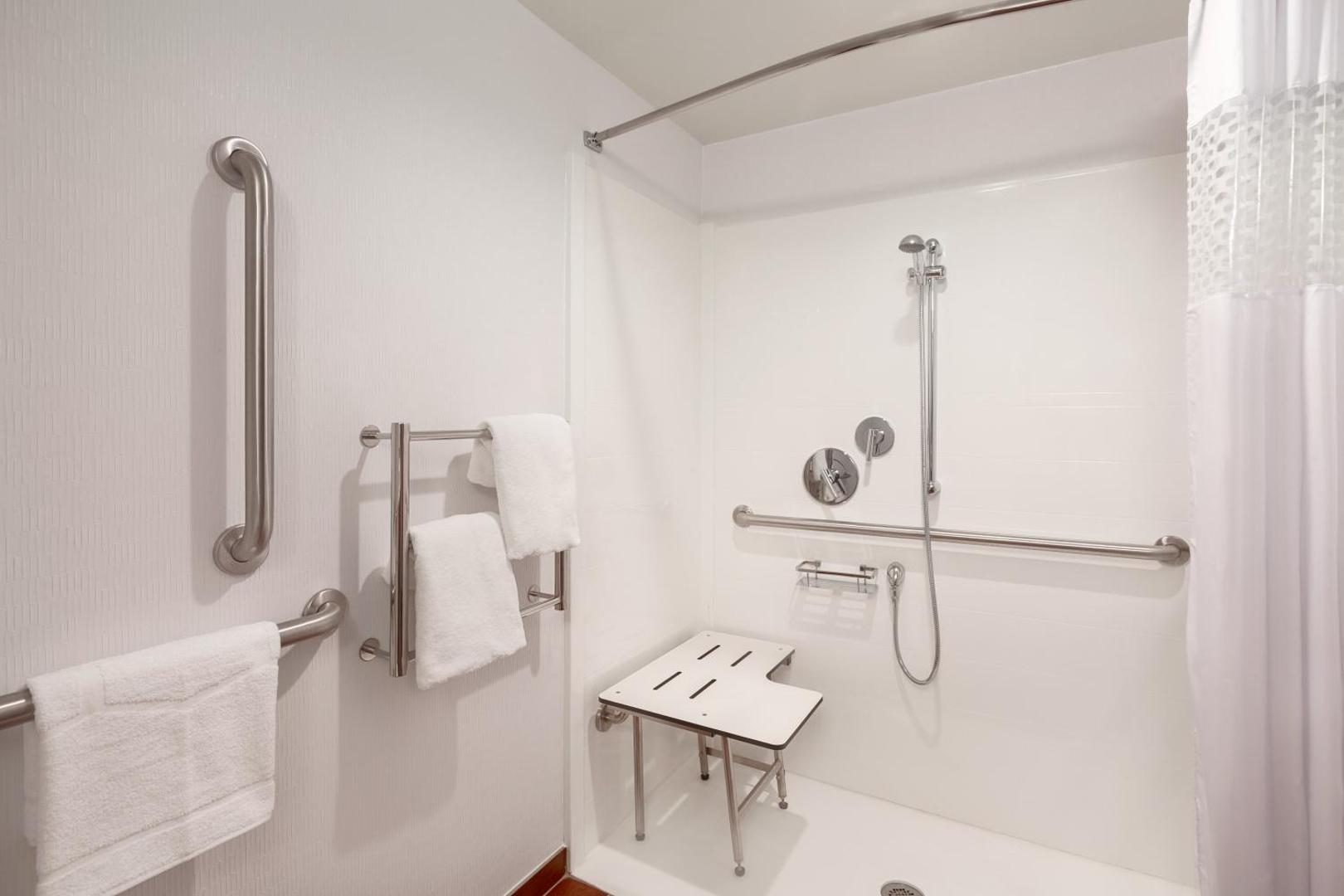 Hampton Inn Des Moines Airport Hampton Inn Des Moines Airport
