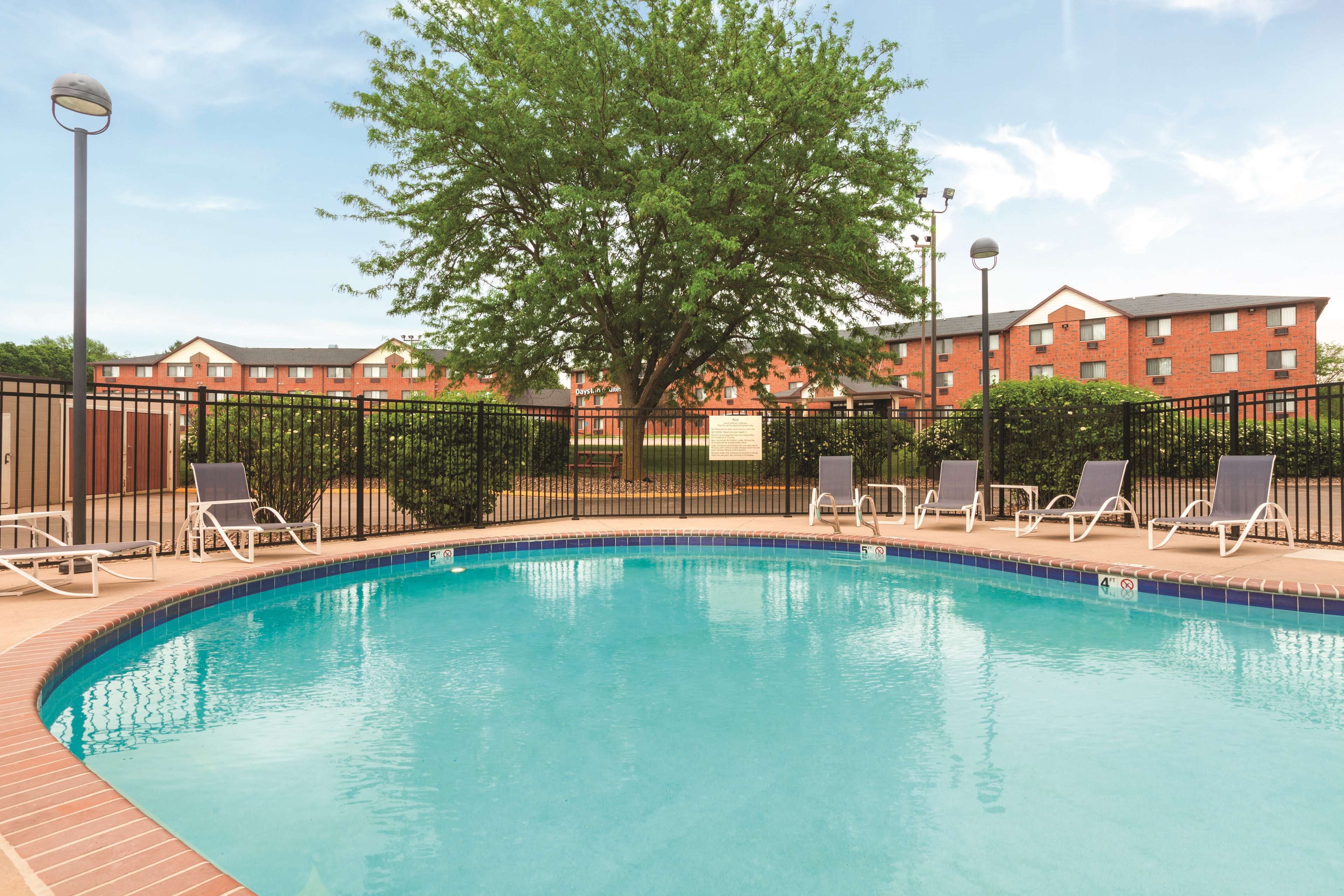 Hampton Inn Des Moines Airport Hampton Inn Des Moines Airport