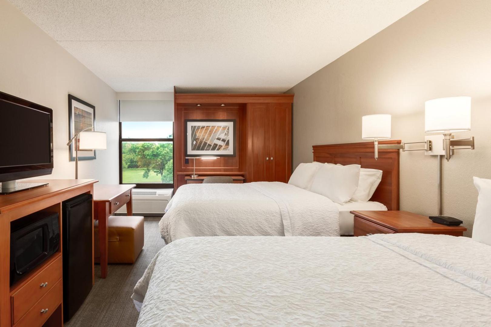 Hampton Inn Des Moines Airport Hampton Inn Des Moines Airport