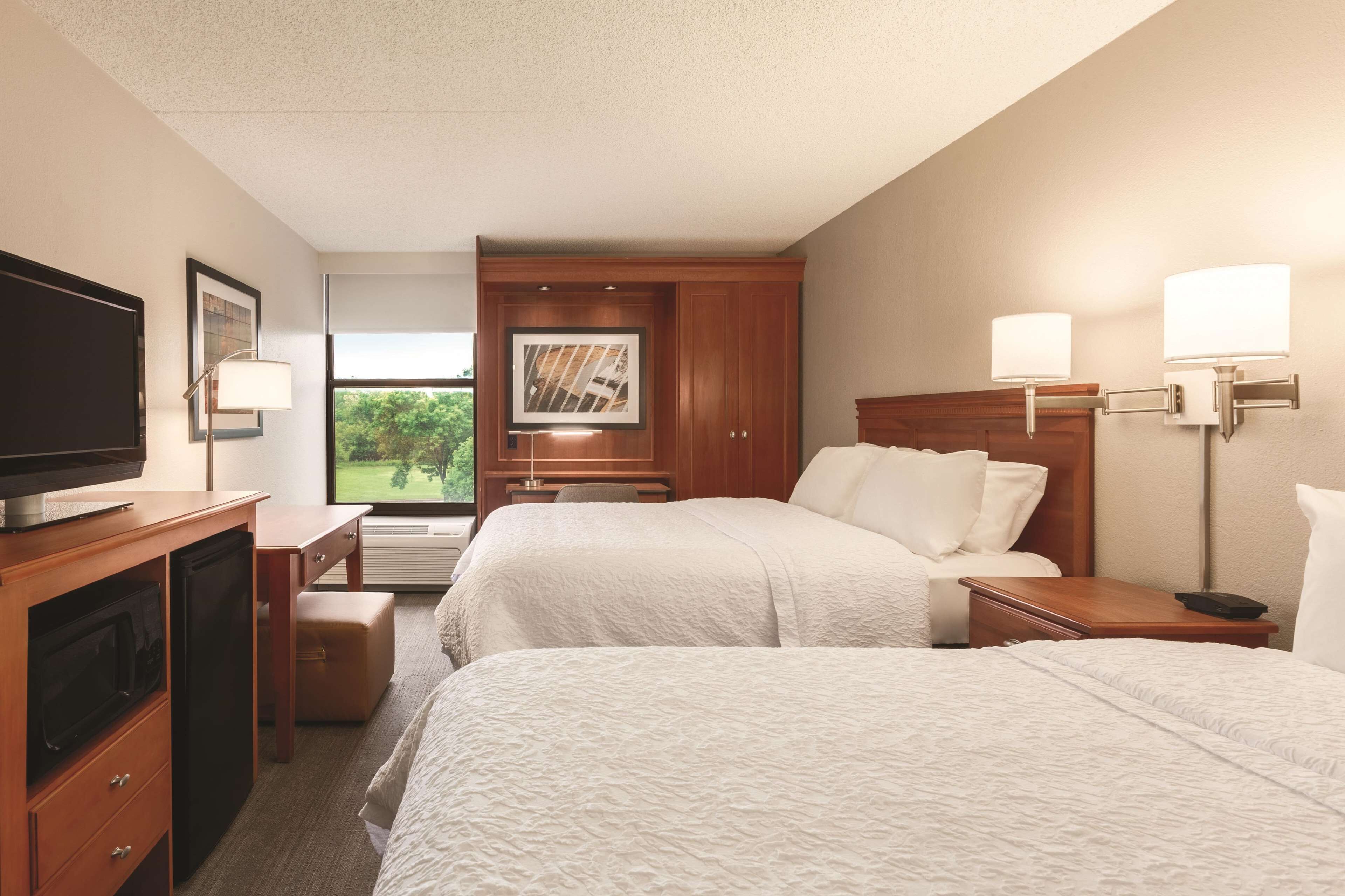 Hampton Inn Des Moines Airport Hampton Inn Des Moines Airport