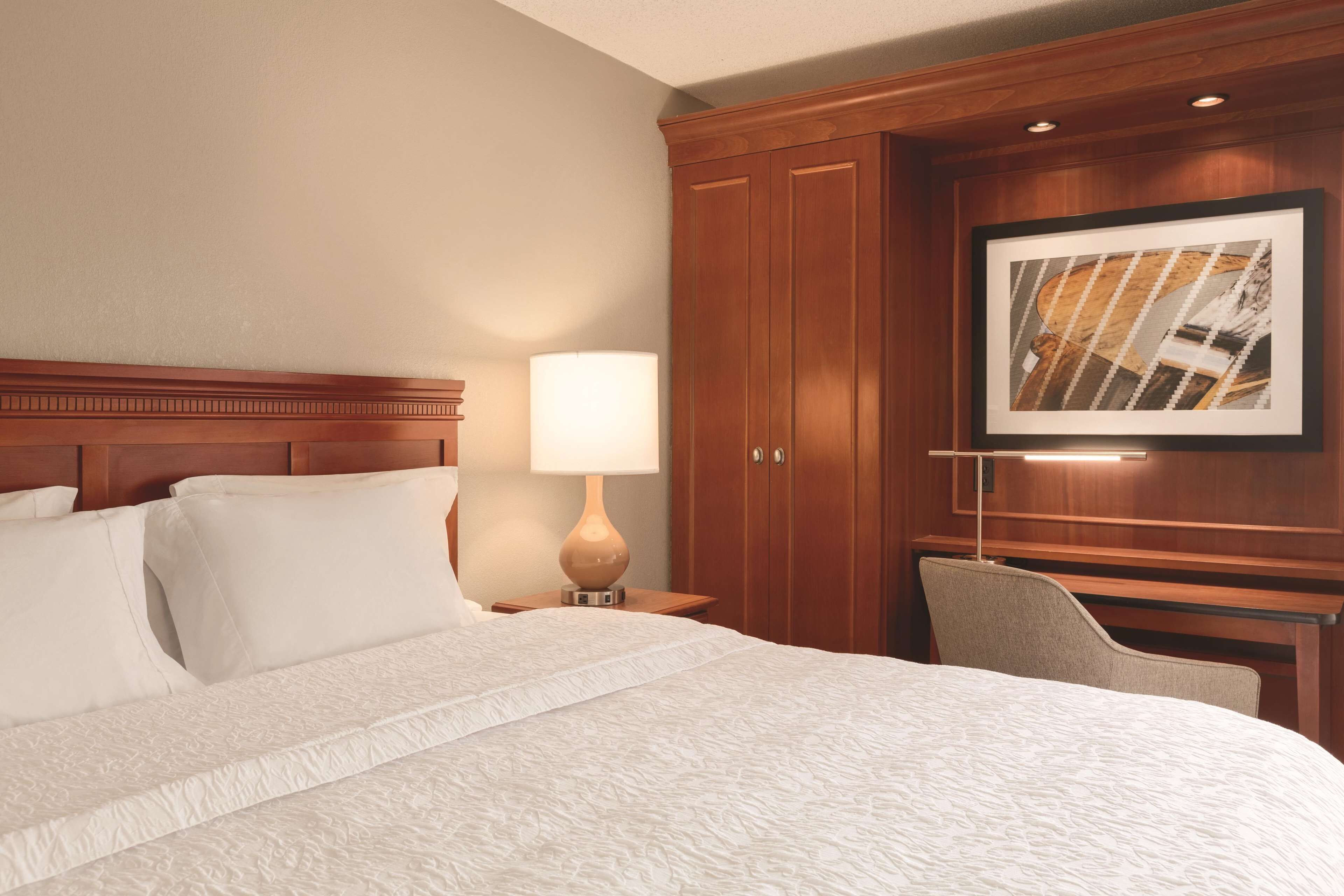 Hampton Inn Des Moines Airport Hampton Inn Des Moines Airport