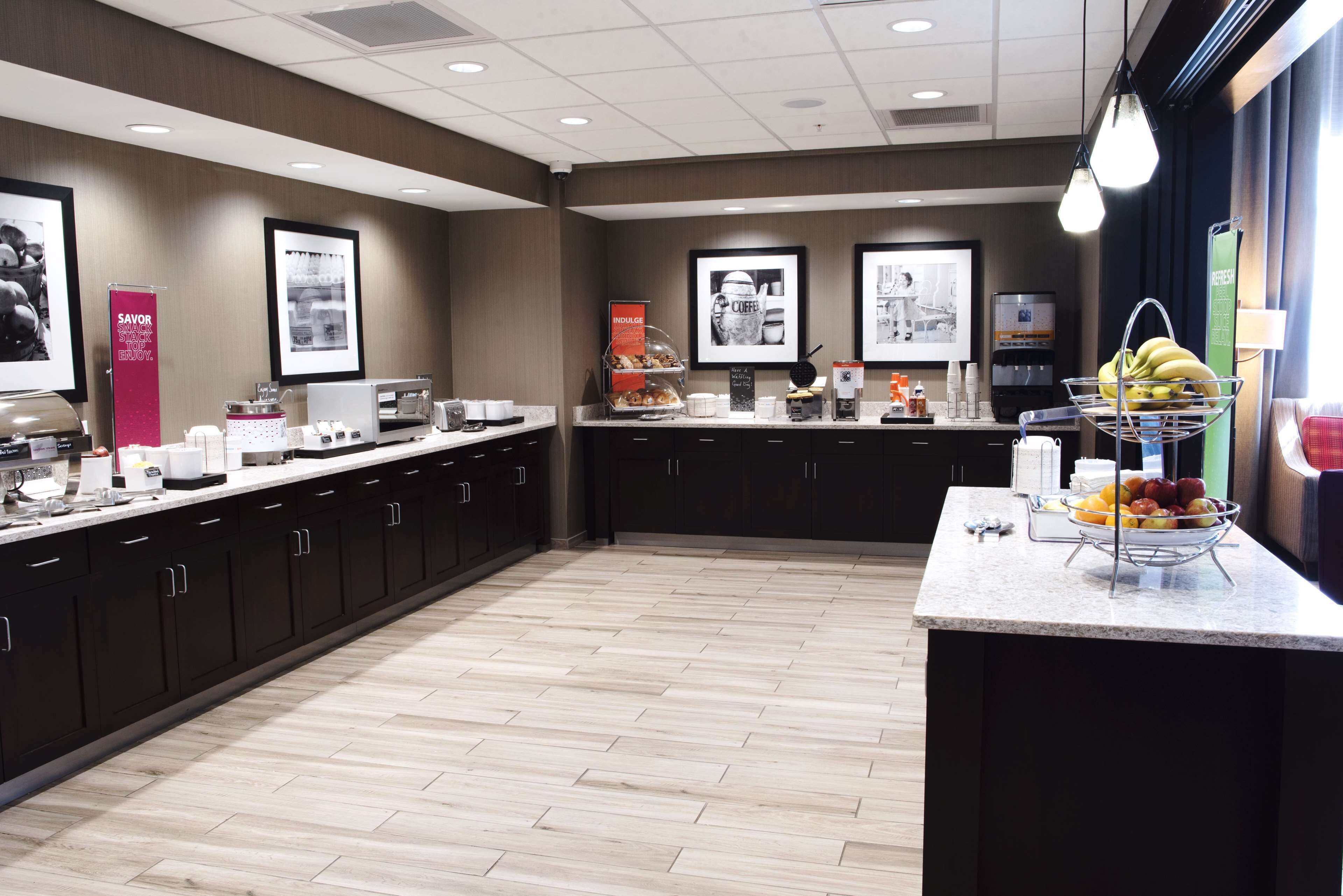 Hampton Inn & Suites Des Moines/Urbandale Hampton Inn & Suites Des Moines/Urbandale