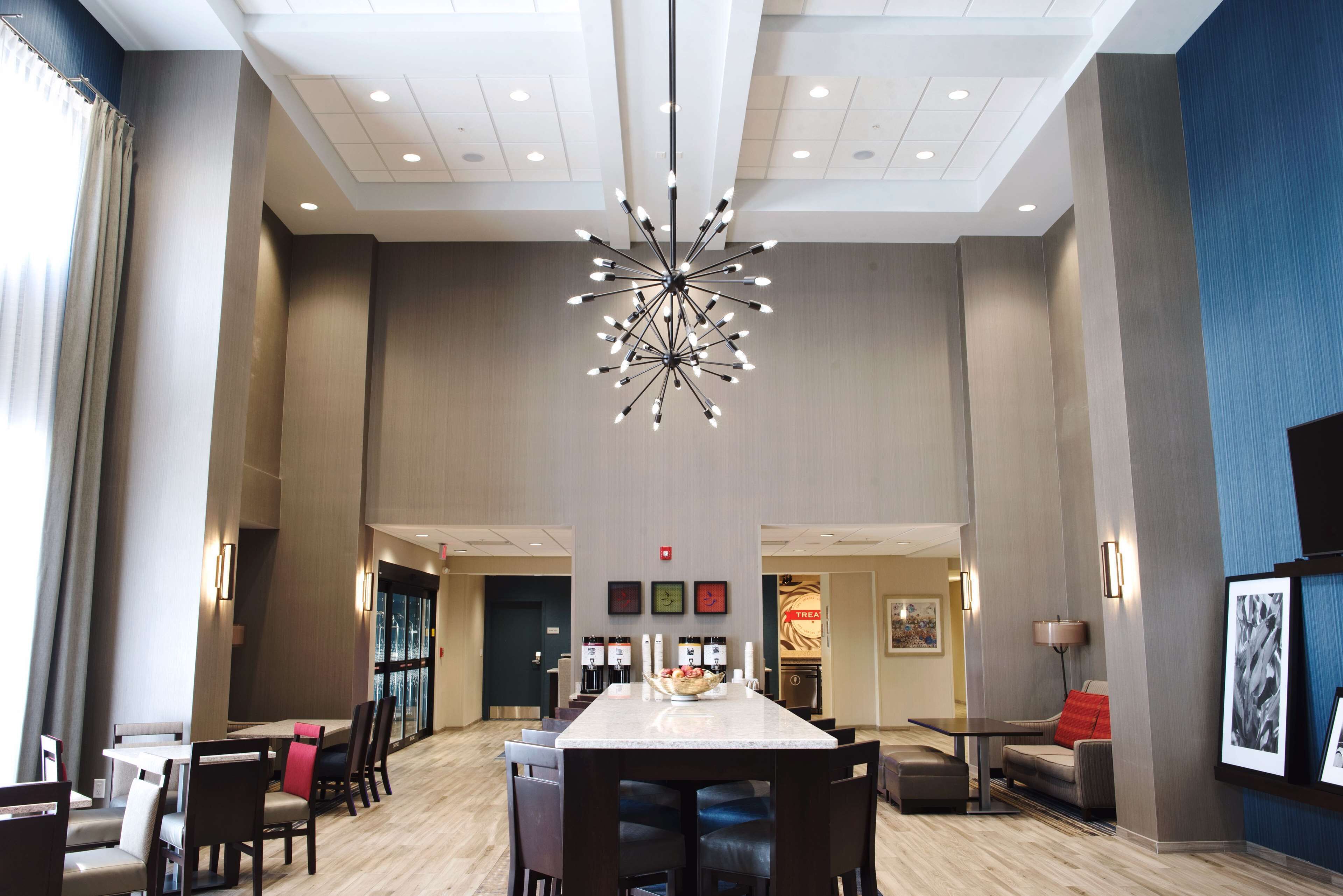Hampton Inn & Suites Des Moines/Urbandale Hampton Inn & Suites Des Moines/Urbandale