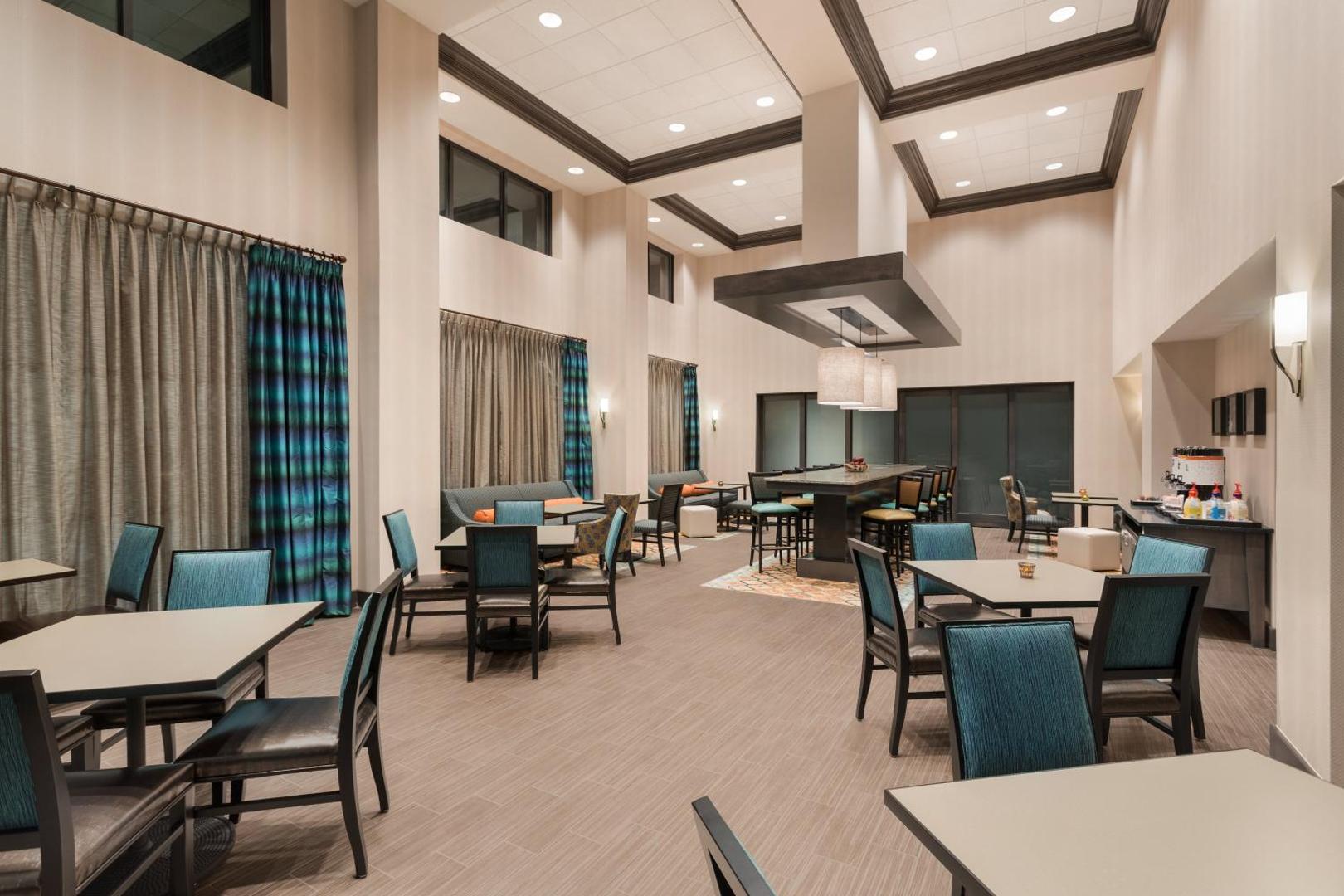 Hampton Inn & Suites West Des Moines/SW-Mall Area Hampton Inn & Suites West Des Moines/SW-Mall Area