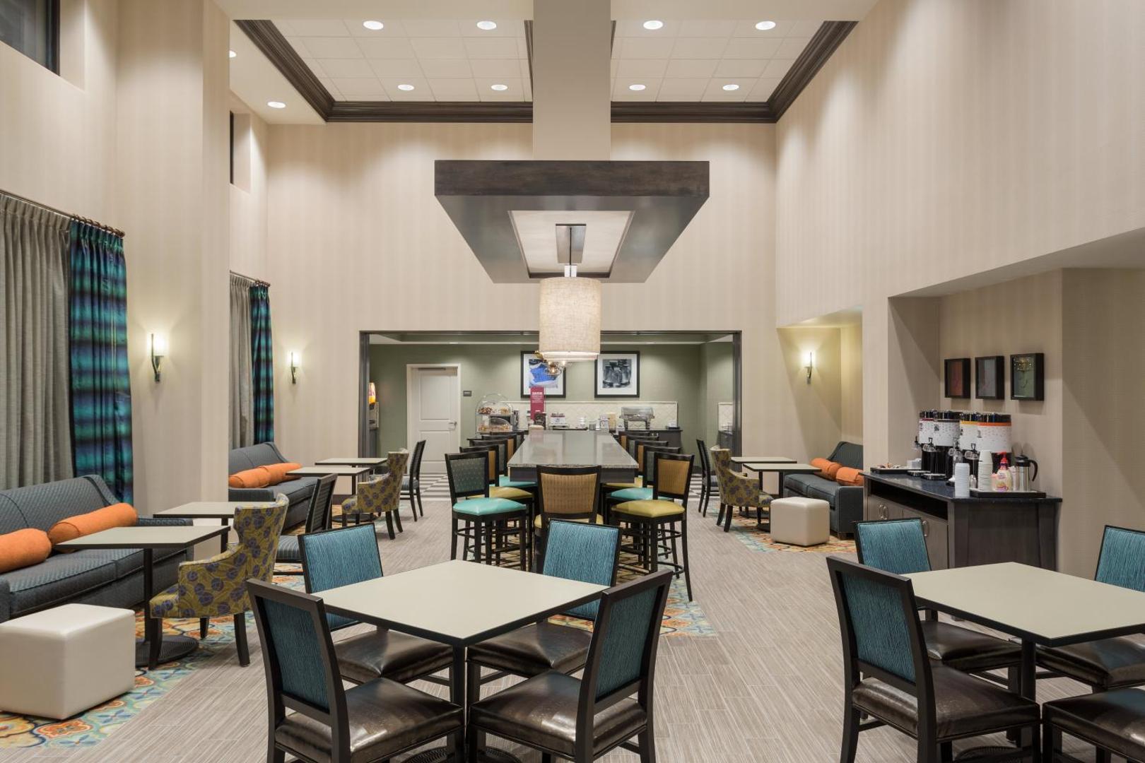 Hampton Inn & Suites West Des Moines/SW-Mall Area Hampton Inn & Suites West Des Moines/SW-Mall Area