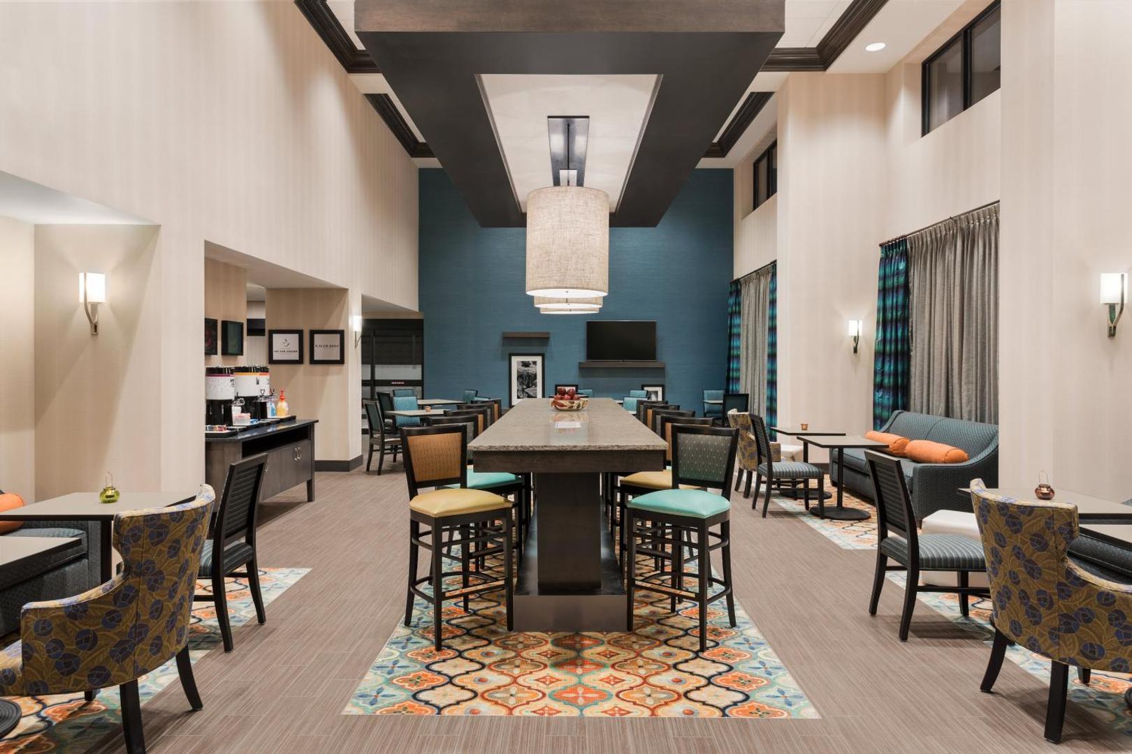 Hampton Inn & Suites West Des Moines/SW-Mall Area Hampton Inn & Suites West Des Moines/SW-Mall Area