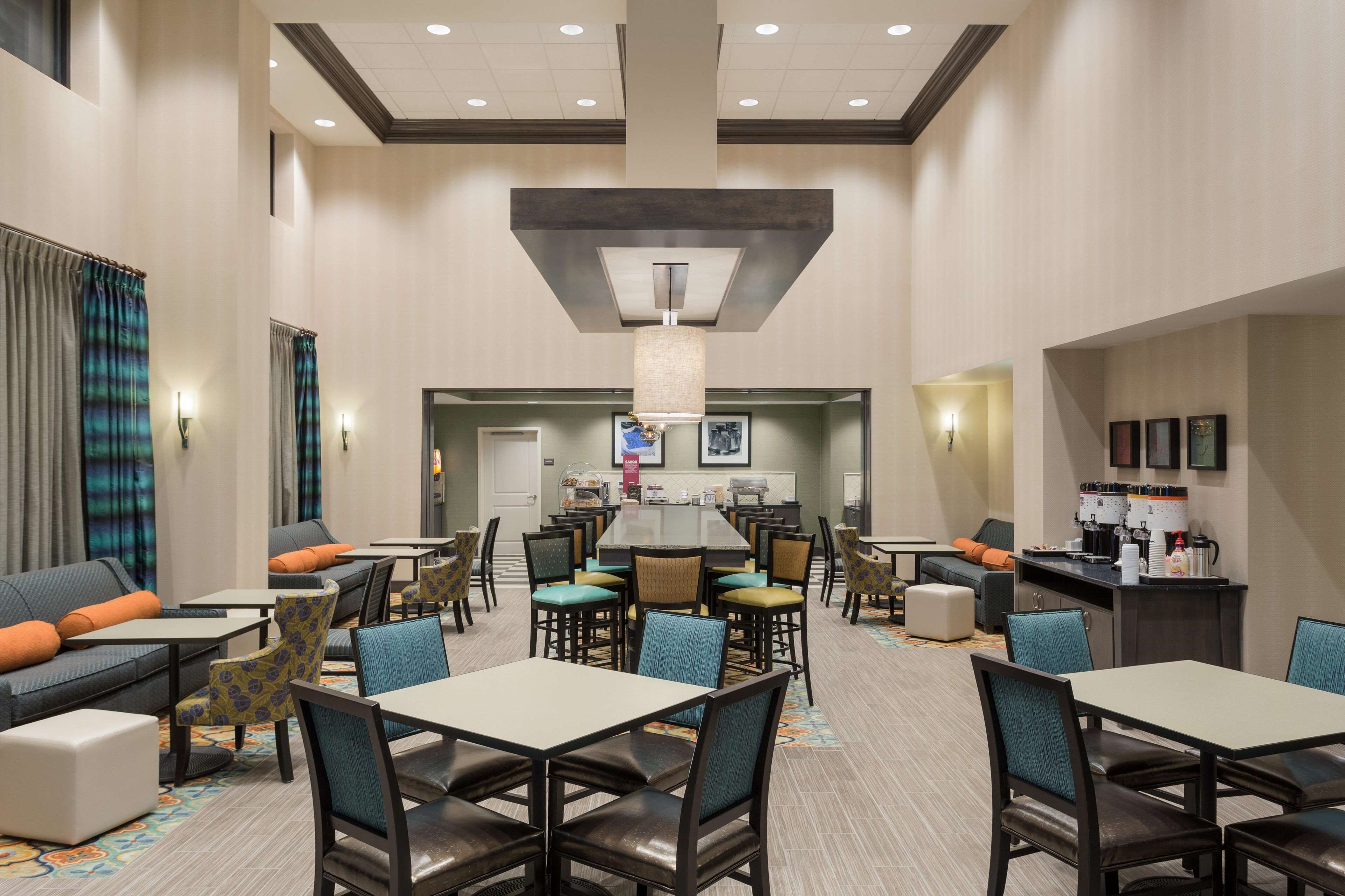Hampton Inn & Suites West Des Moines/SW-Mall Area Hampton Inn & Suites West Des Moines/SW-Mall Area