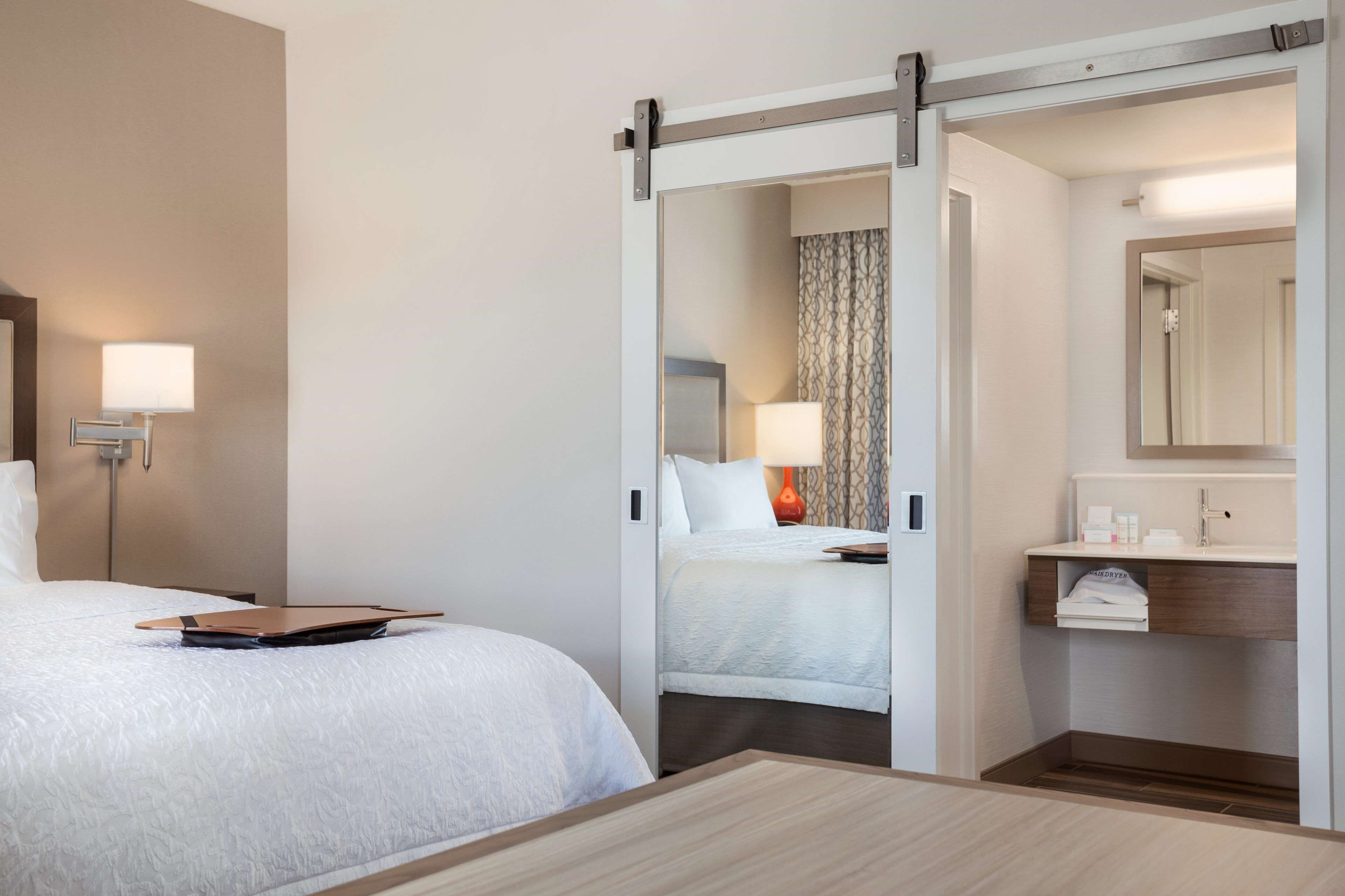 Hampton Inn & Suites West Des Moines/SW-Mall Area Hampton Inn & Suites West Des Moines/SW-Mall Area