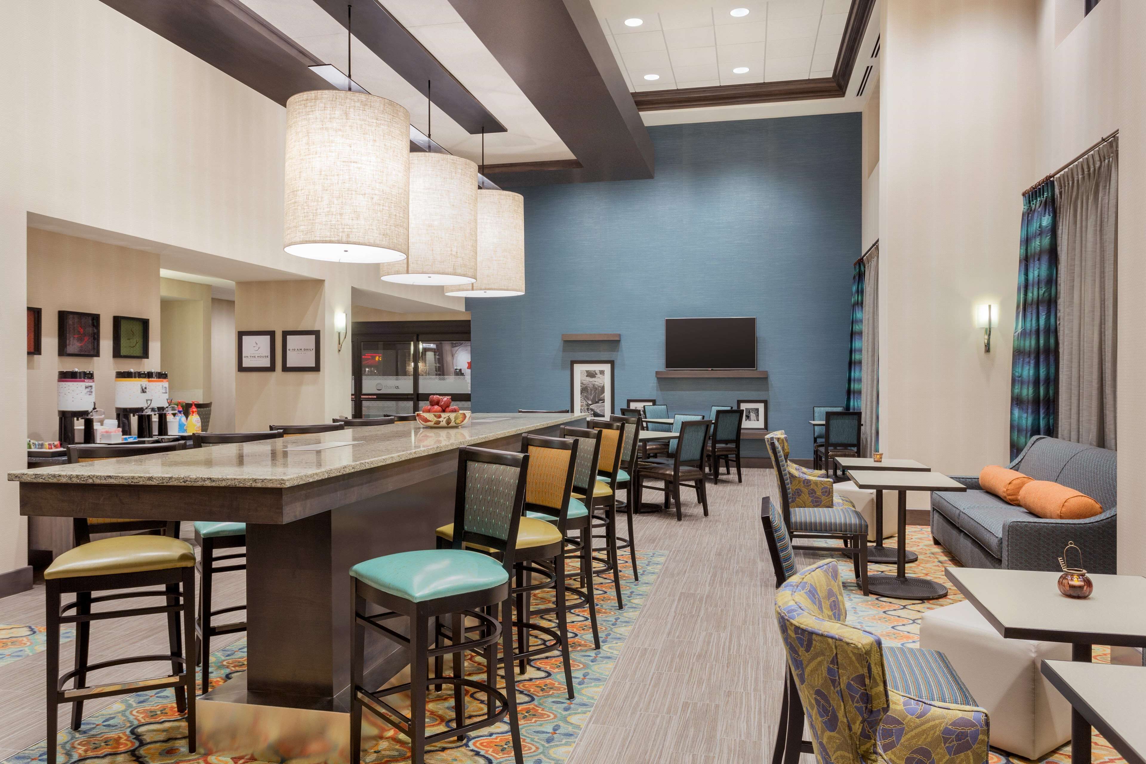 Hampton Inn & Suites West Des Moines/SW-Mall Area Hampton Inn & Suites West Des Moines/SW-Mall Area