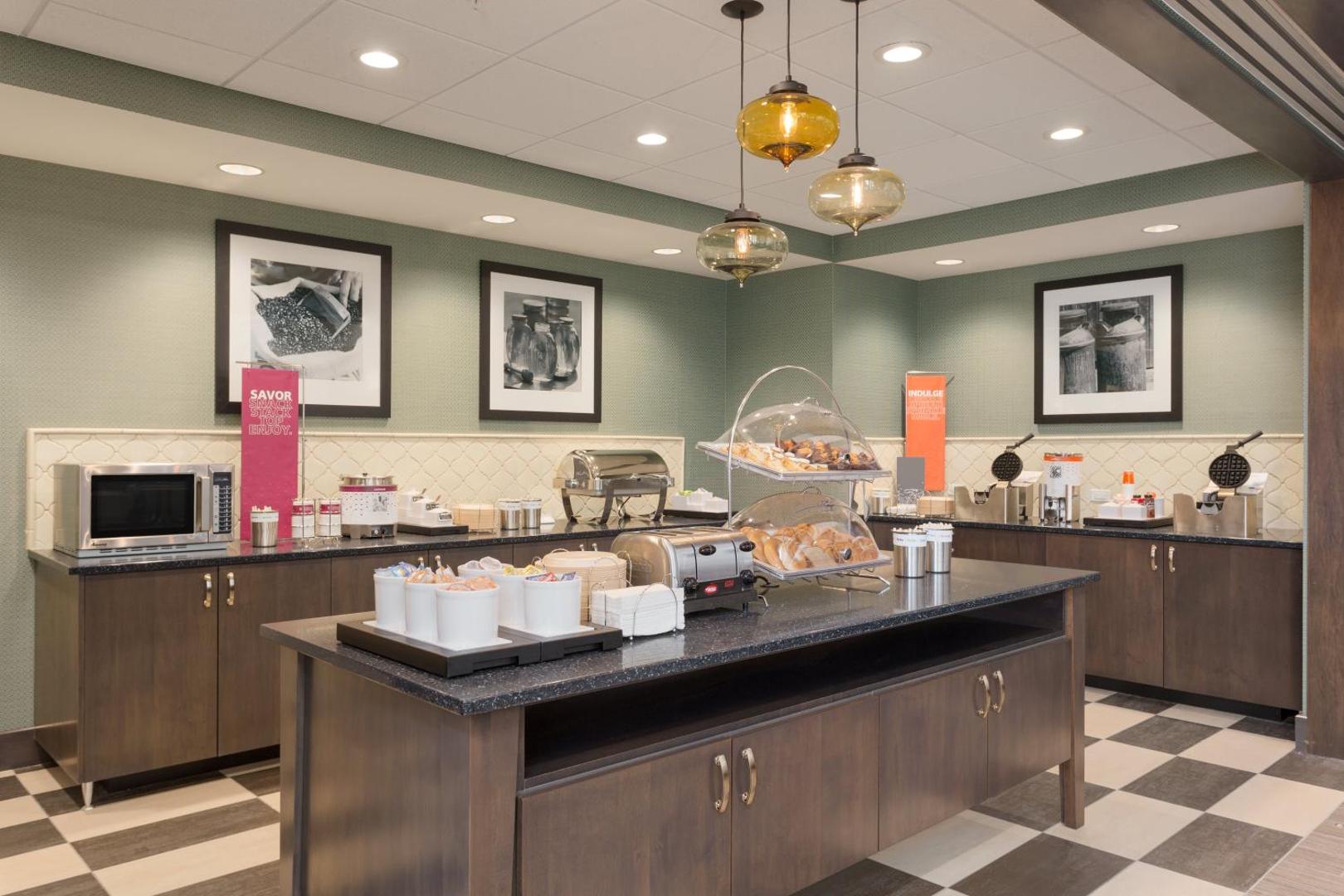 Hampton Inn & Suites West Des Moines/SW-Mall Area Hampton Inn & Suites West Des Moines/SW-Mall Area