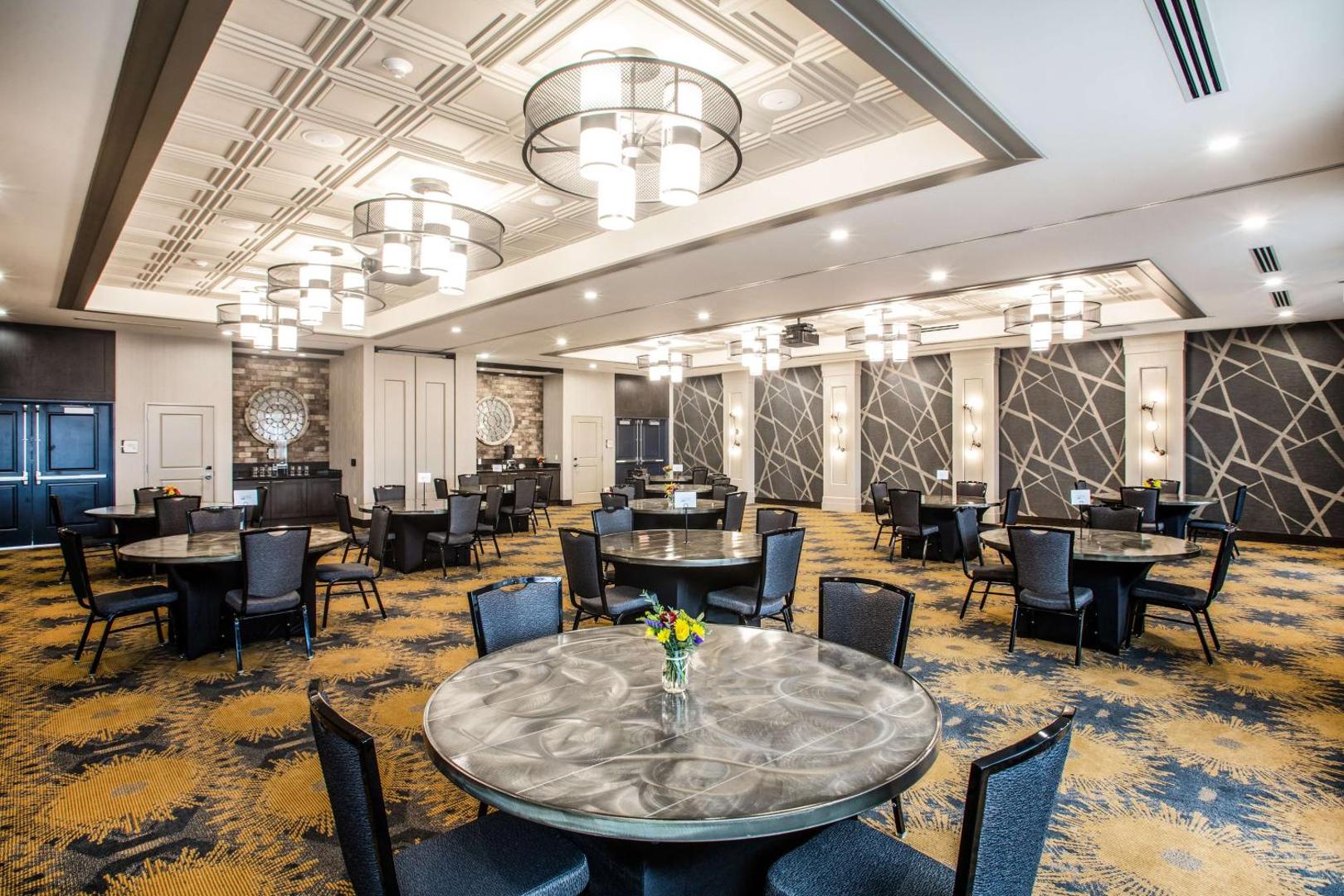 Homewood Suites by Hilton Salina Downtown Homewood Suites by Hilton Salina Downtown