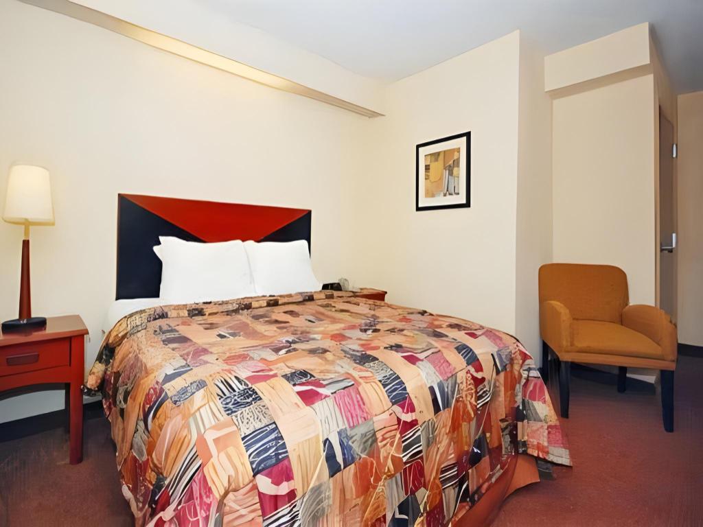 Spark by Hilton Louisville Airport Spark by Hilton Louisville Airport