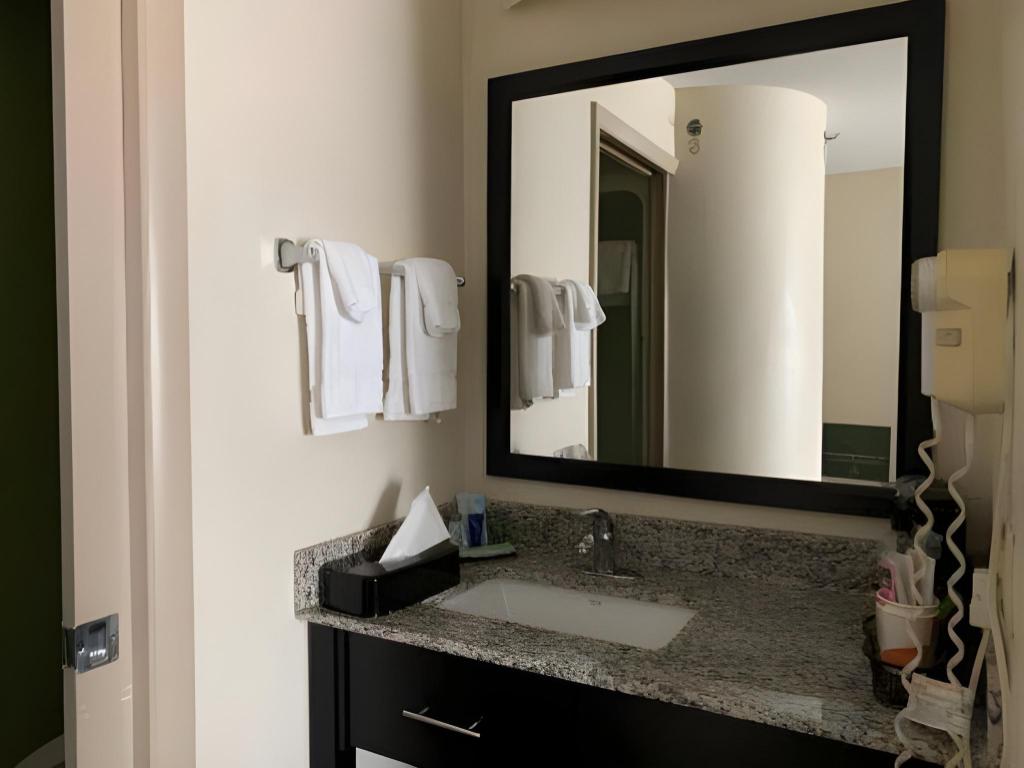 Spark by Hilton Louisville Airport Spark by Hilton Louisville Airport