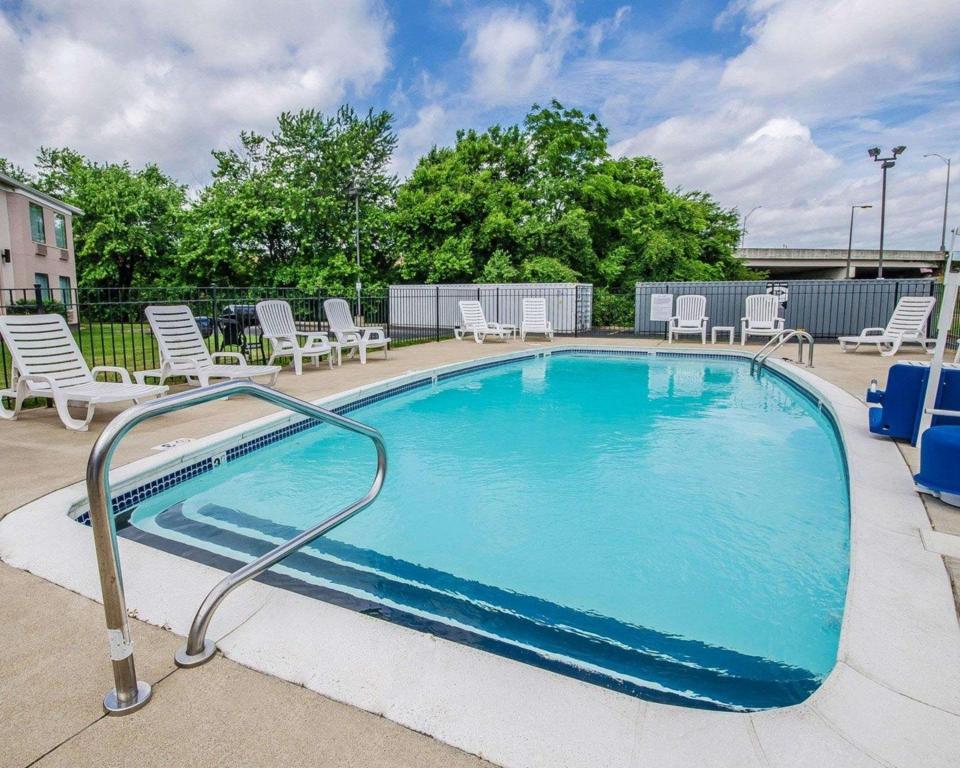 Spark by Hilton Louisville Airport Spark by Hilton Louisville Airport