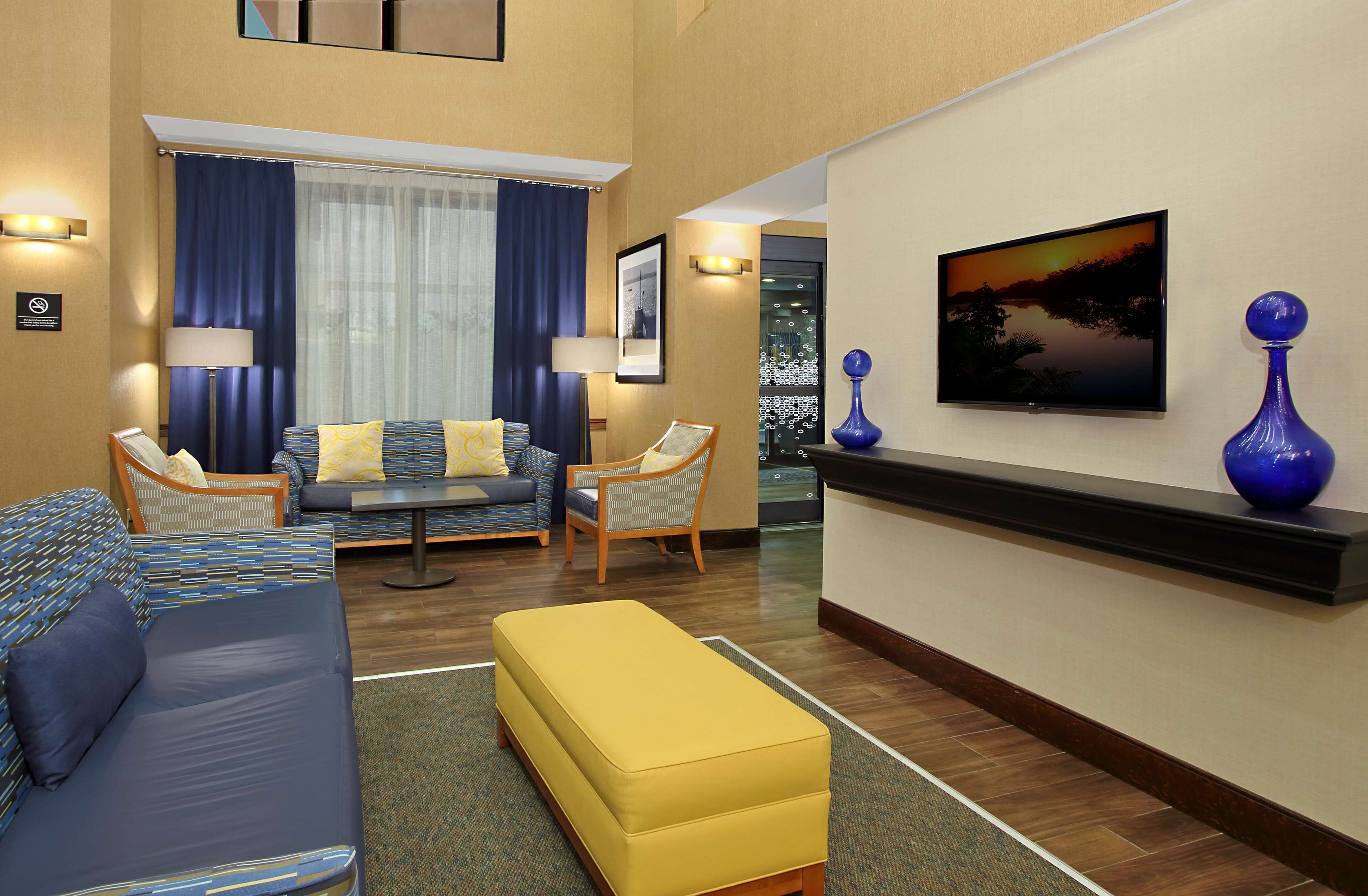 Hampton Inn & Suites Madisonville Hampton Inn & Suites Madisonville
