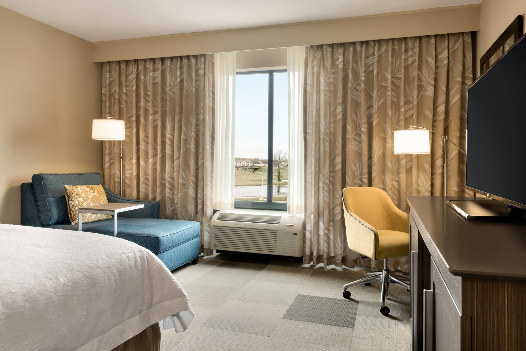 Hampton Inn & Suites Monroe Hampton Inn & Suites Monroe