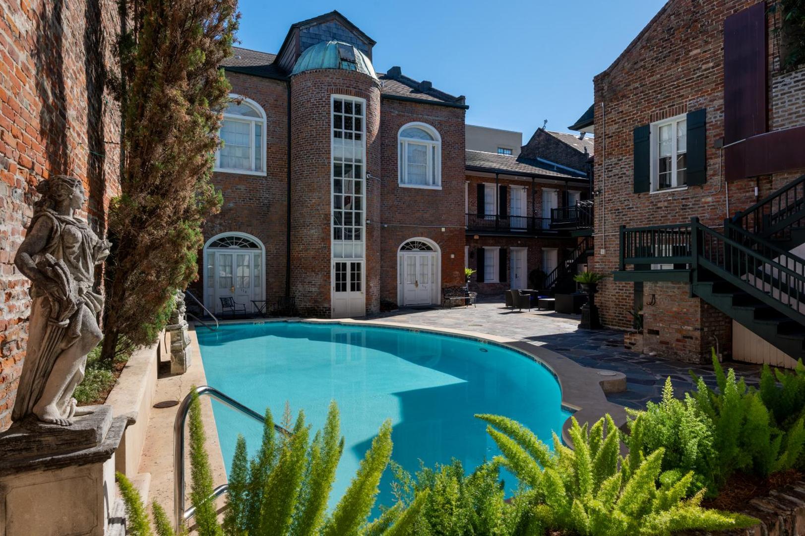 Chateau Hotel Chateau Hotel