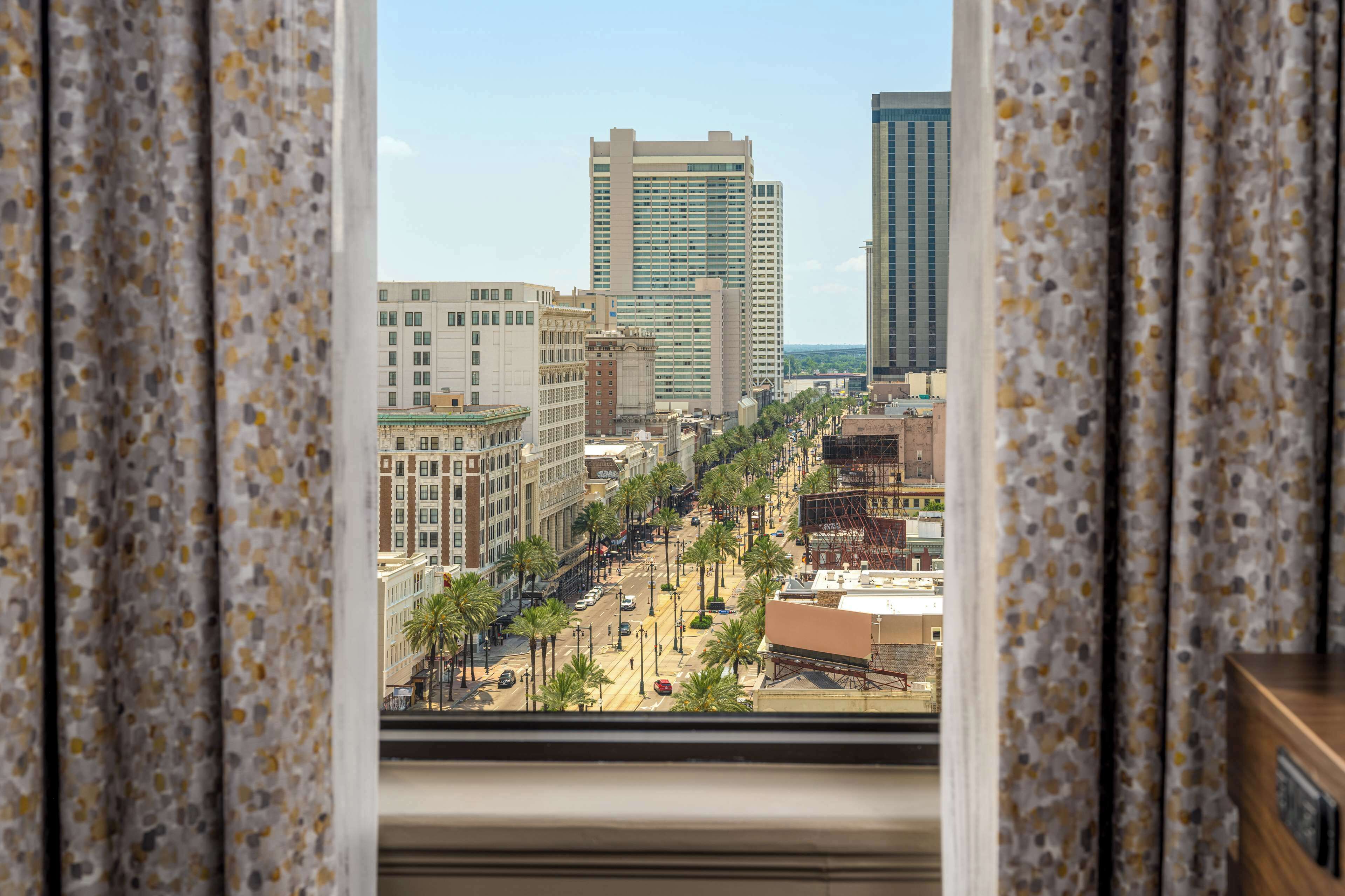 Hampton Inn & Suites New Orleans Canal St. French Quarter Hampton Inn & Suites New Orleans Canal St. French Quarter