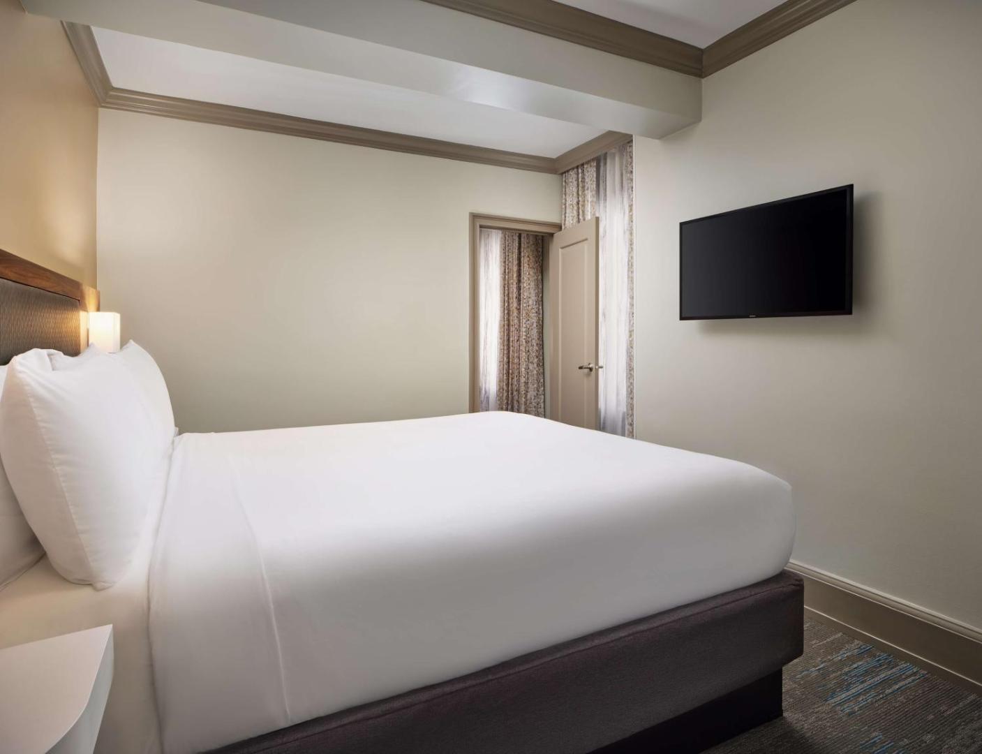 Hampton Inn & Suites New Orleans Canal St. French Quarter Hampton Inn & Suites New Orleans Canal St. French Quarter