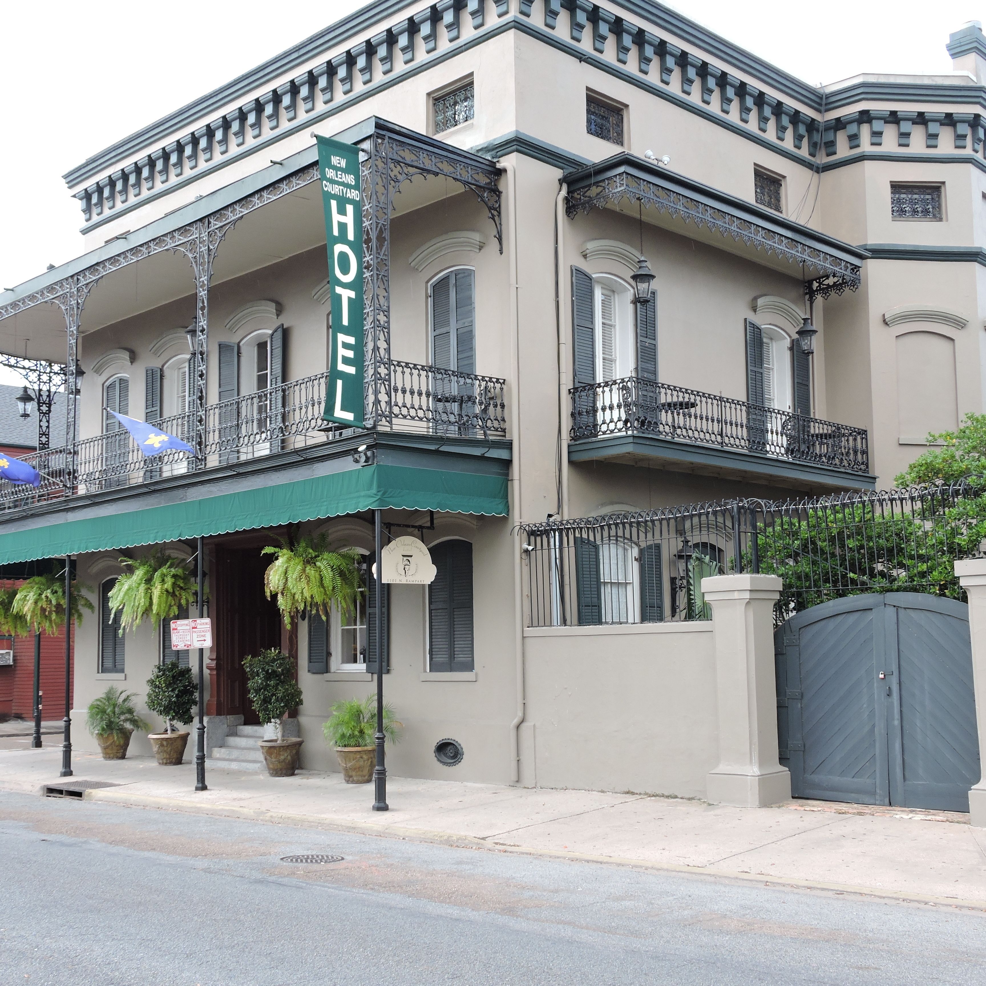 The New Orleans Courtyard Hotel The New Orleans Courtyard Hotel