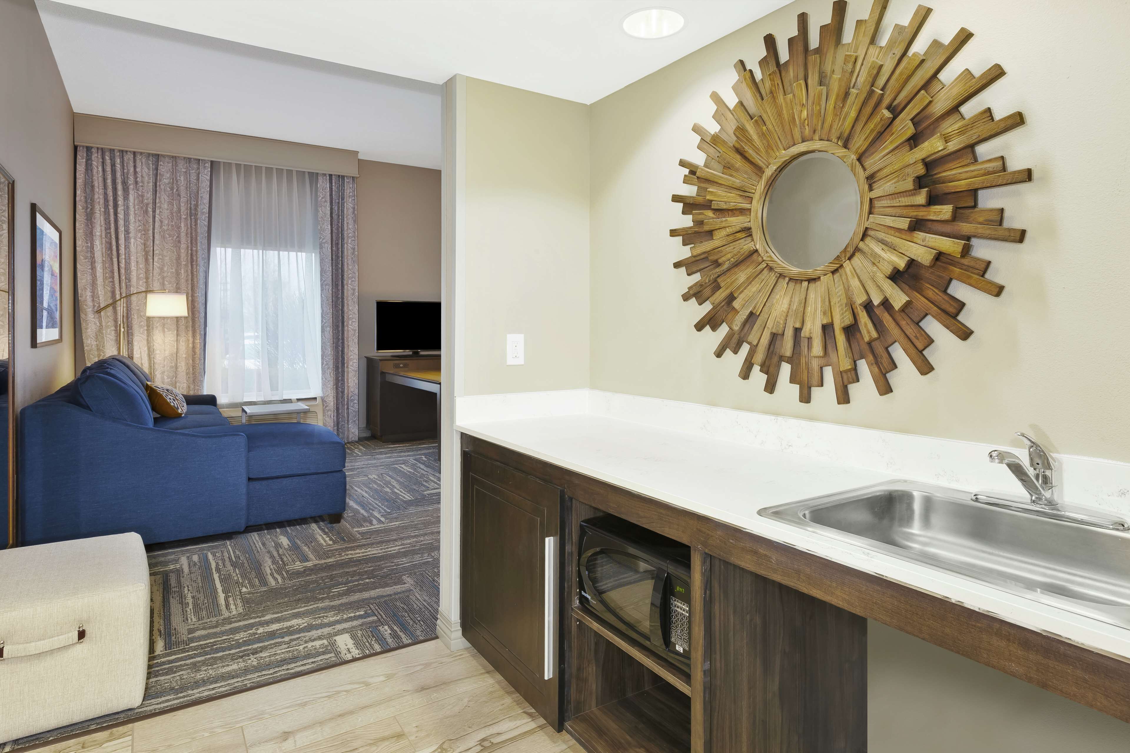 Hampton Inn & Suites Hampton Inn & Suites