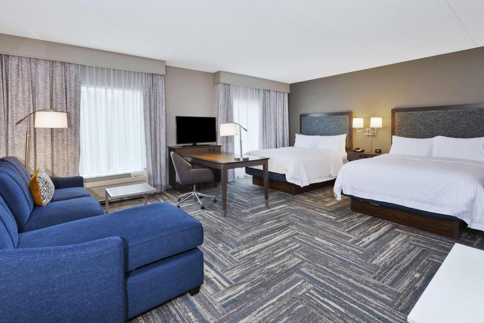 Hampton Inn & Suites Hampton Inn & Suites