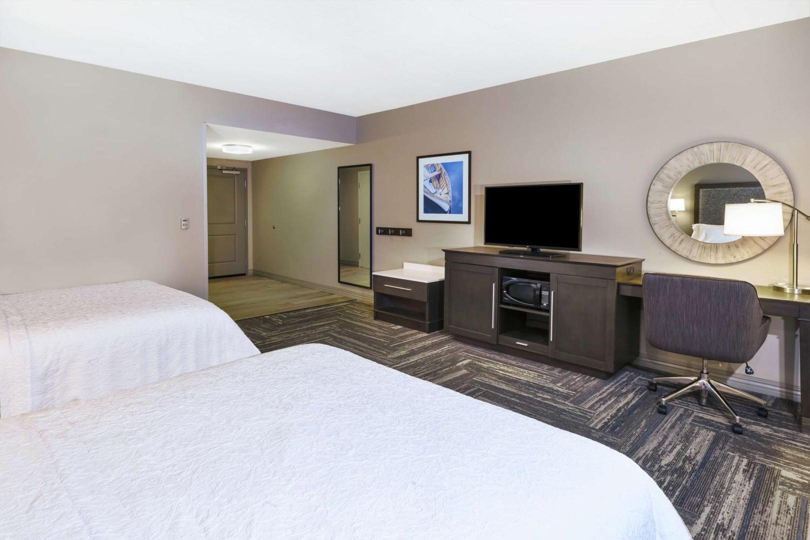 Hampton Inn & Suites Hampton Inn & Suites