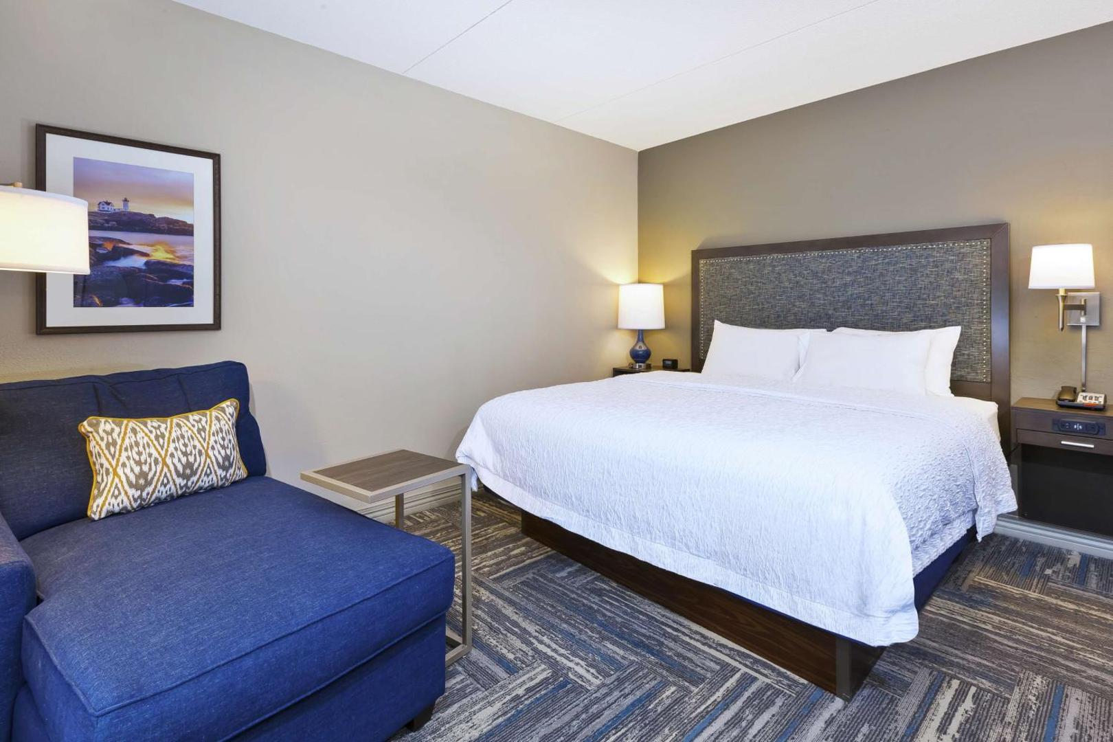 Hampton Inn & Suites Hampton Inn & Suites