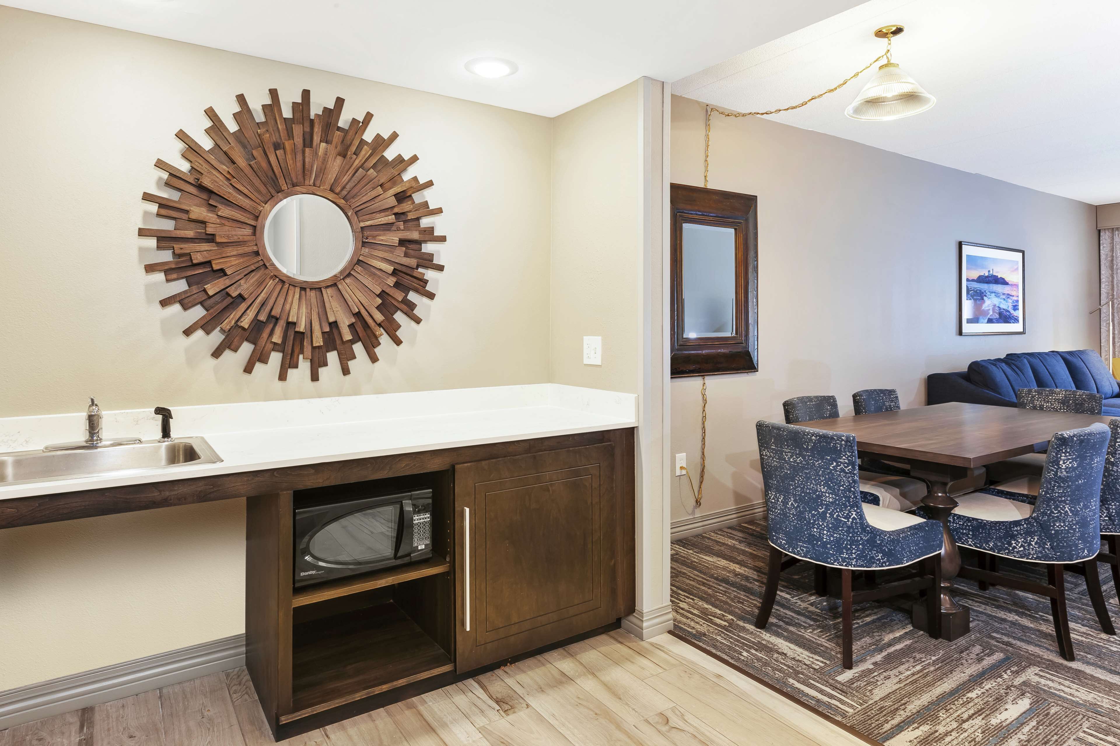 Hampton Inn & Suites Hampton Inn & Suites