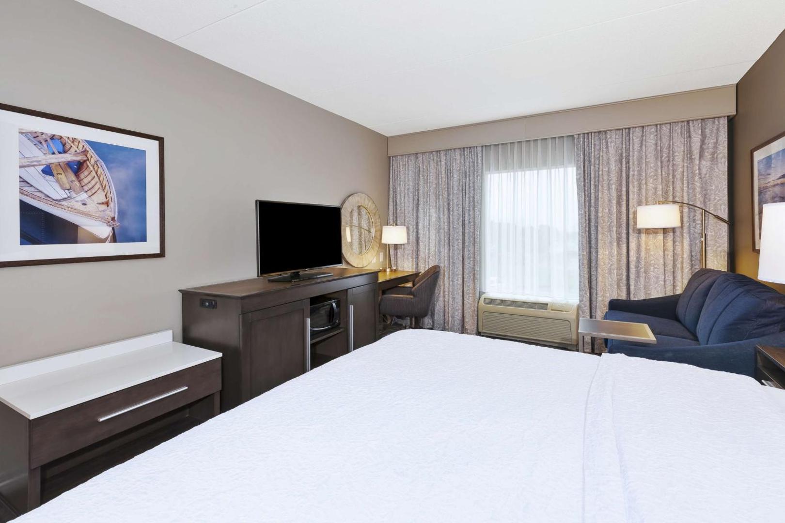Hampton Inn & Suites Hampton Inn & Suites