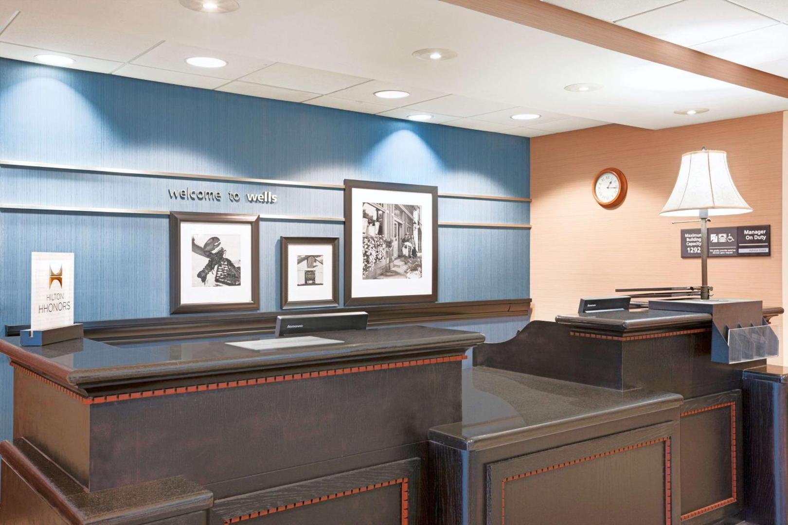 Hampton Inn & Suites Hampton Inn & Suites