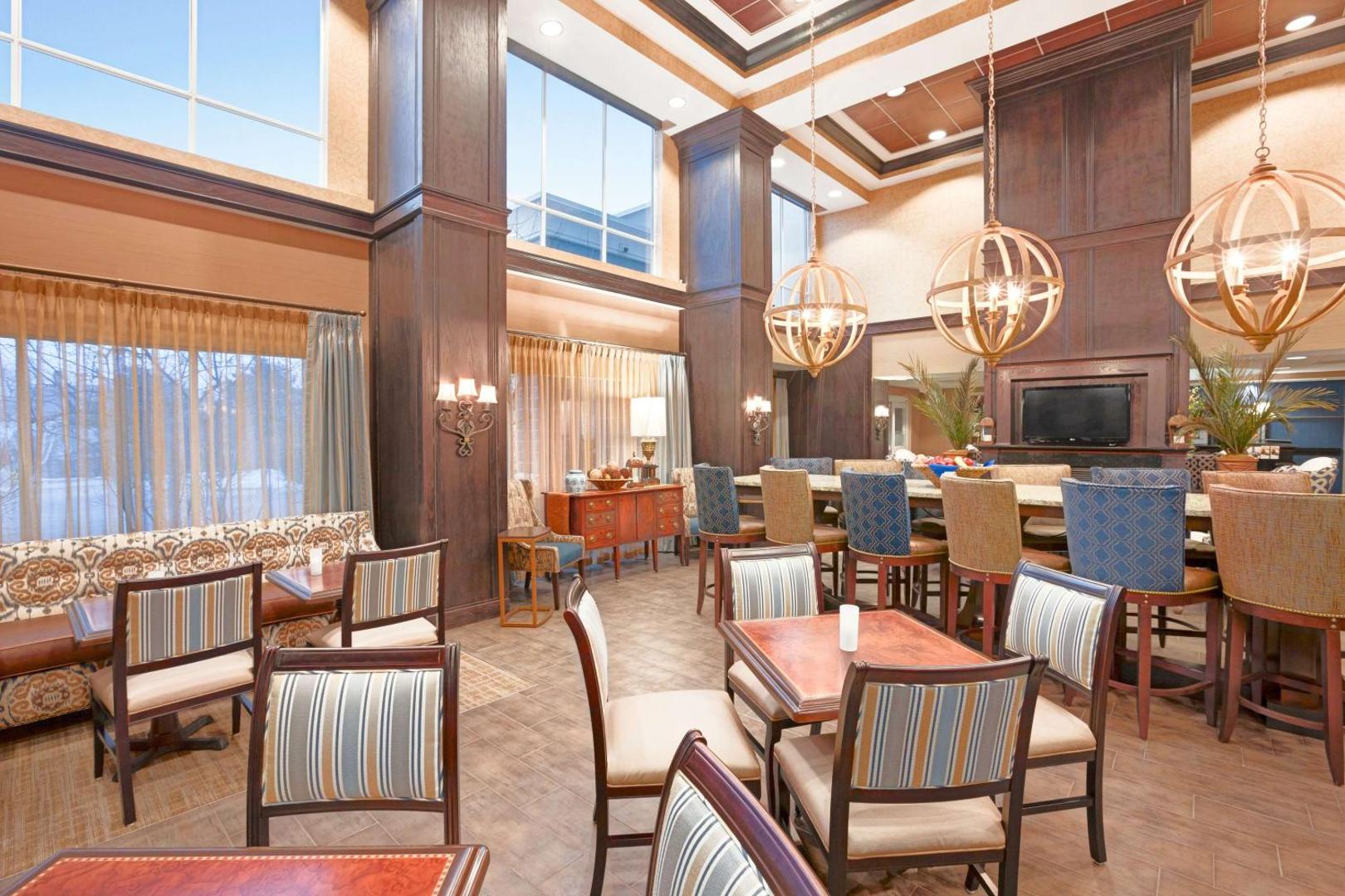 Hampton Inn & Suites Hampton Inn & Suites