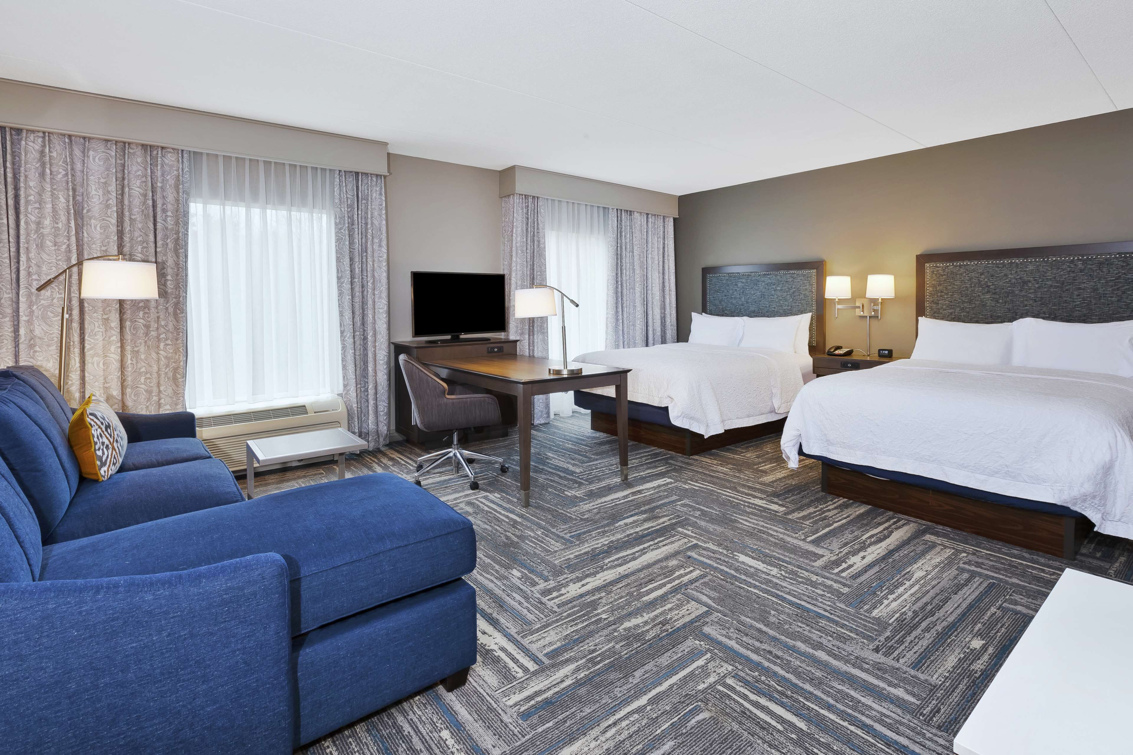 Hampton Inn & Suites Hampton Inn & Suites