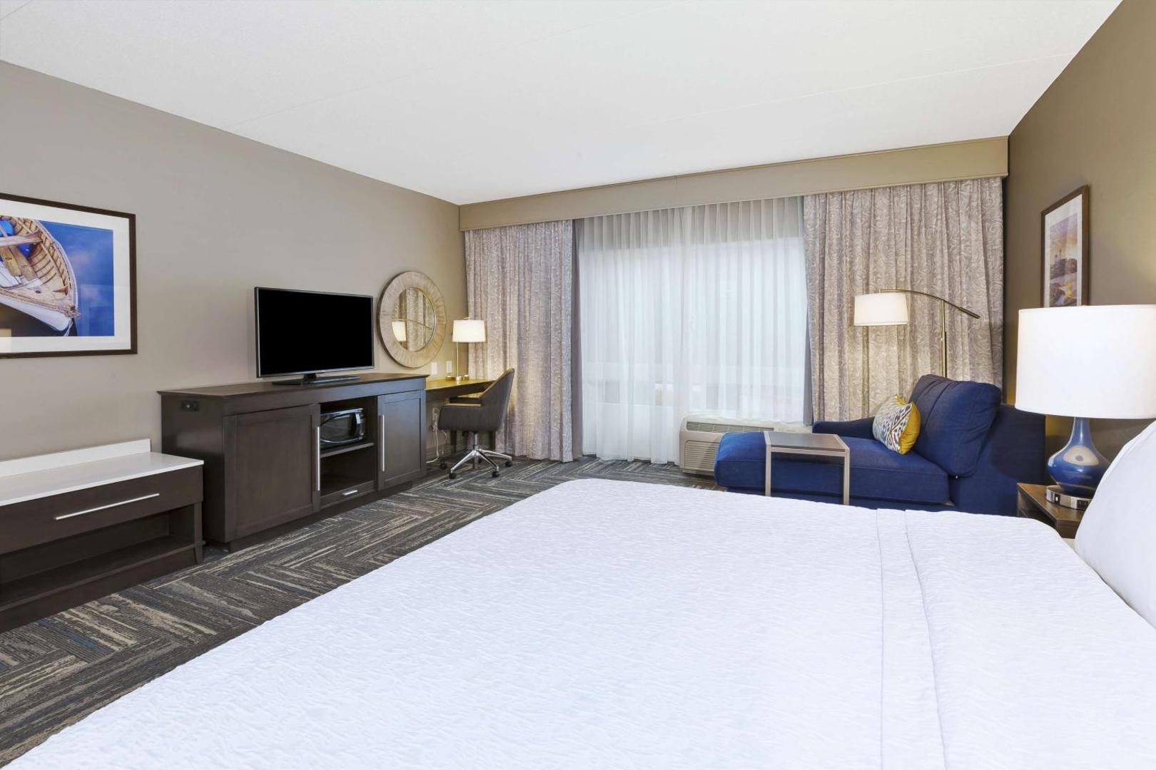 Hampton Inn & Suites Hampton Inn & Suites