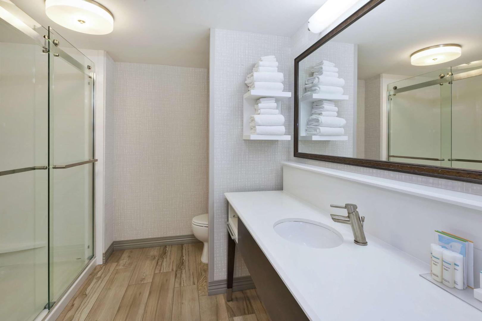 Hampton Inn & Suites Hampton Inn & Suites