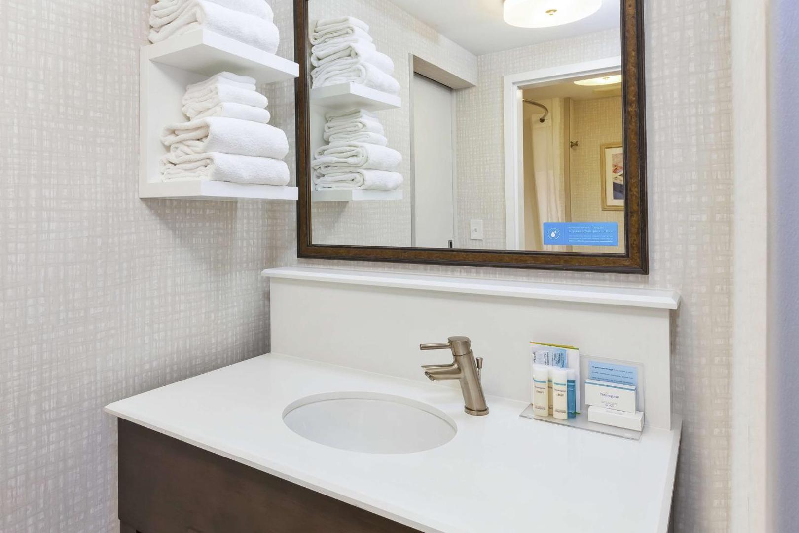 Hampton Inn & Suites Hampton Inn & Suites