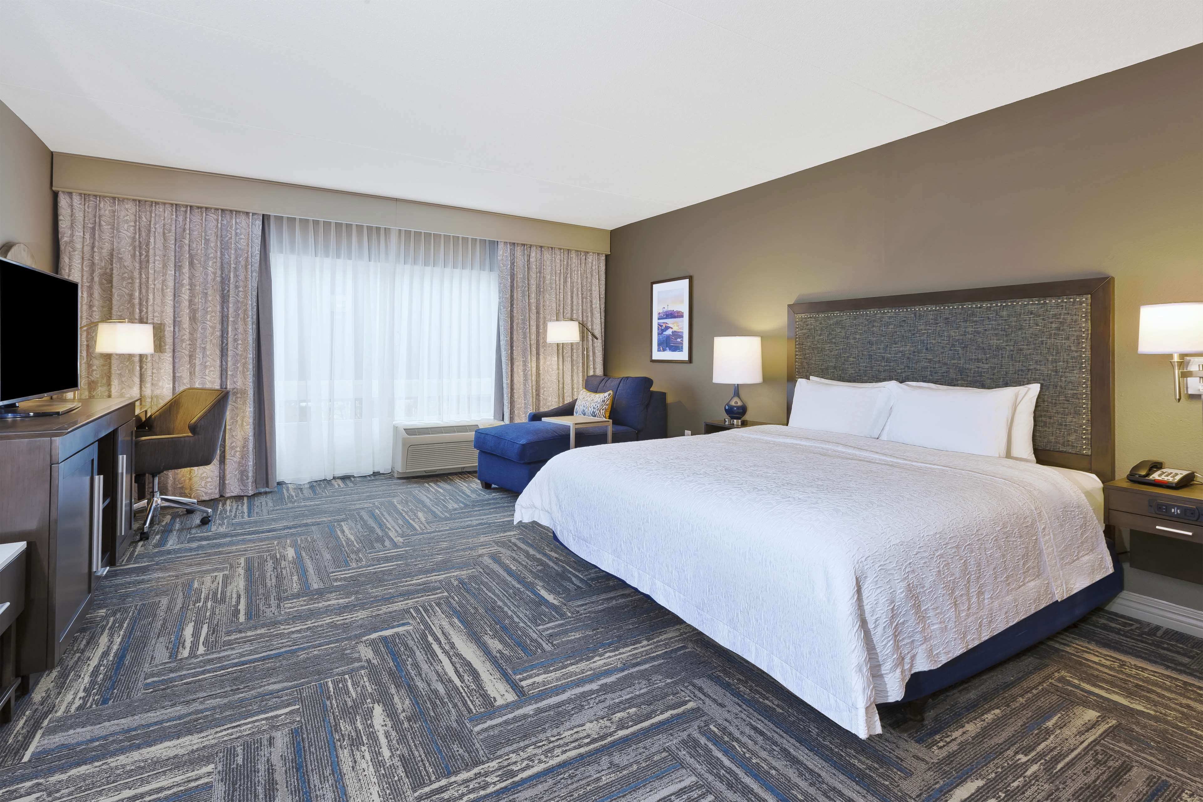 Hampton Inn & Suites Hampton Inn & Suites