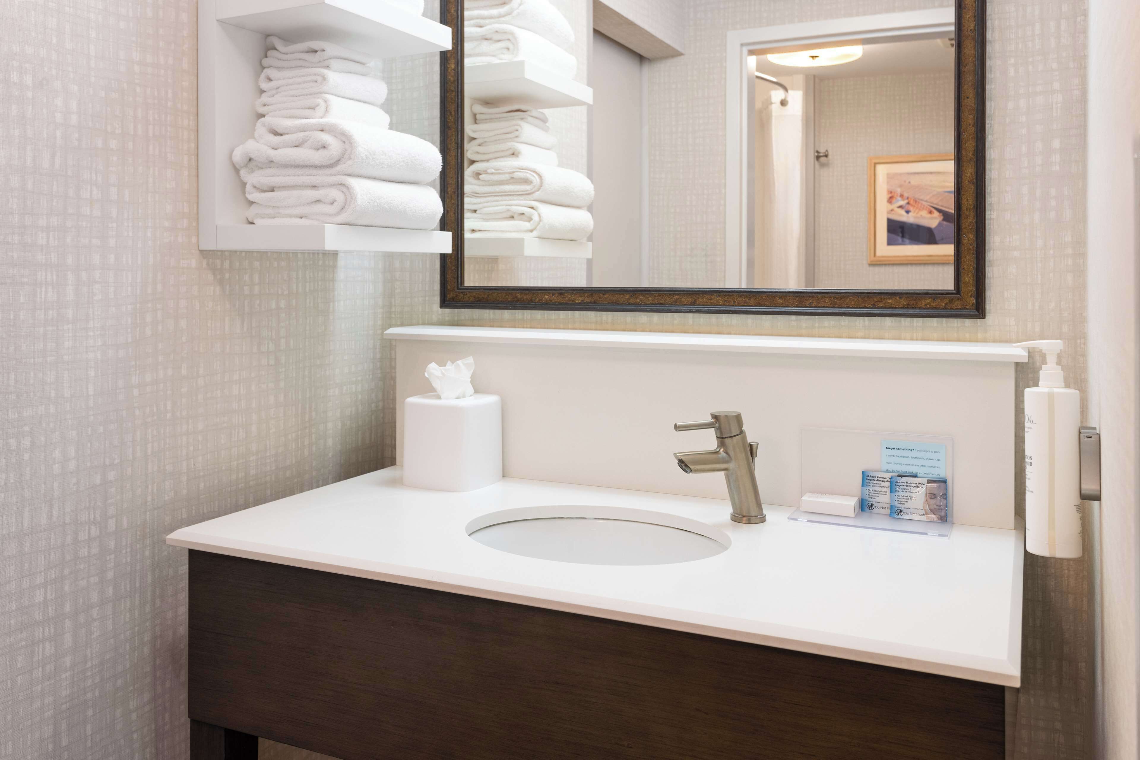 Hampton Inn & Suites Hampton Inn & Suites