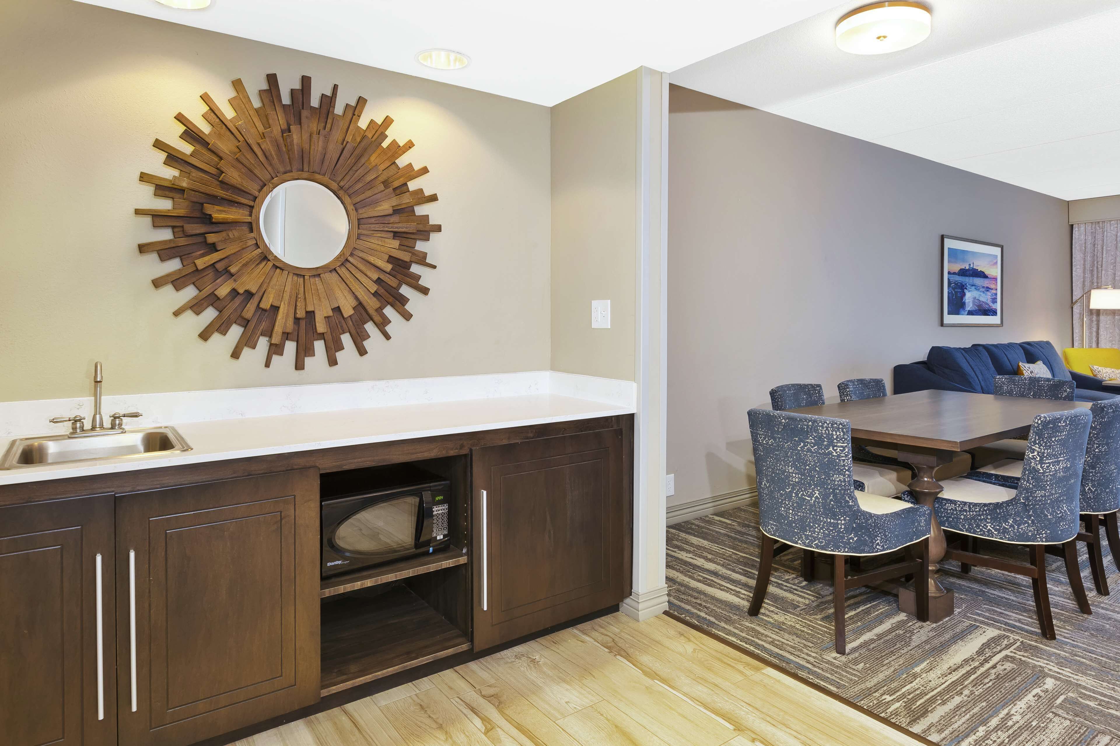 Hampton Inn & Suites Hampton Inn & Suites