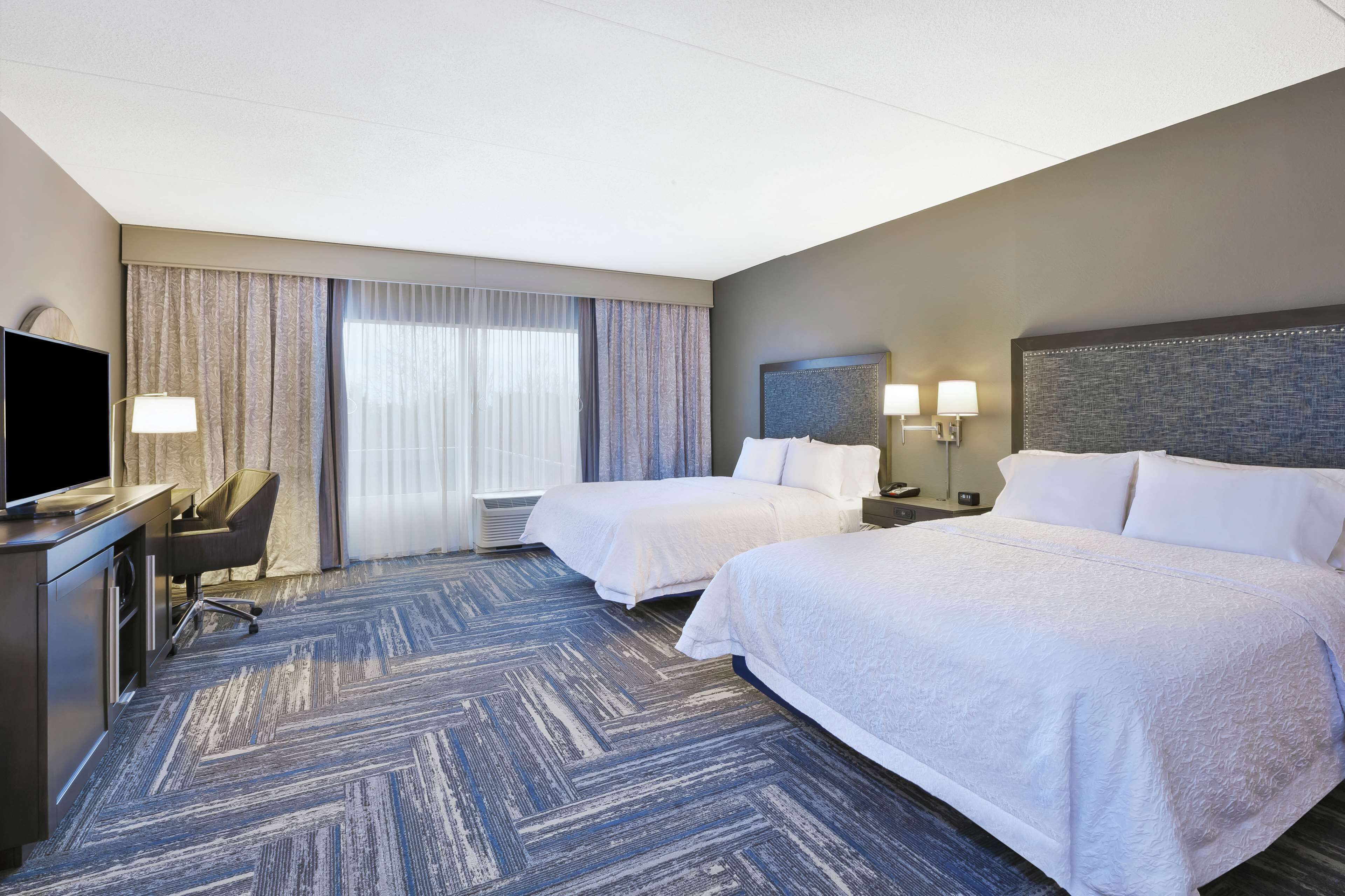 Hampton Inn & Suites Hampton Inn & Suites